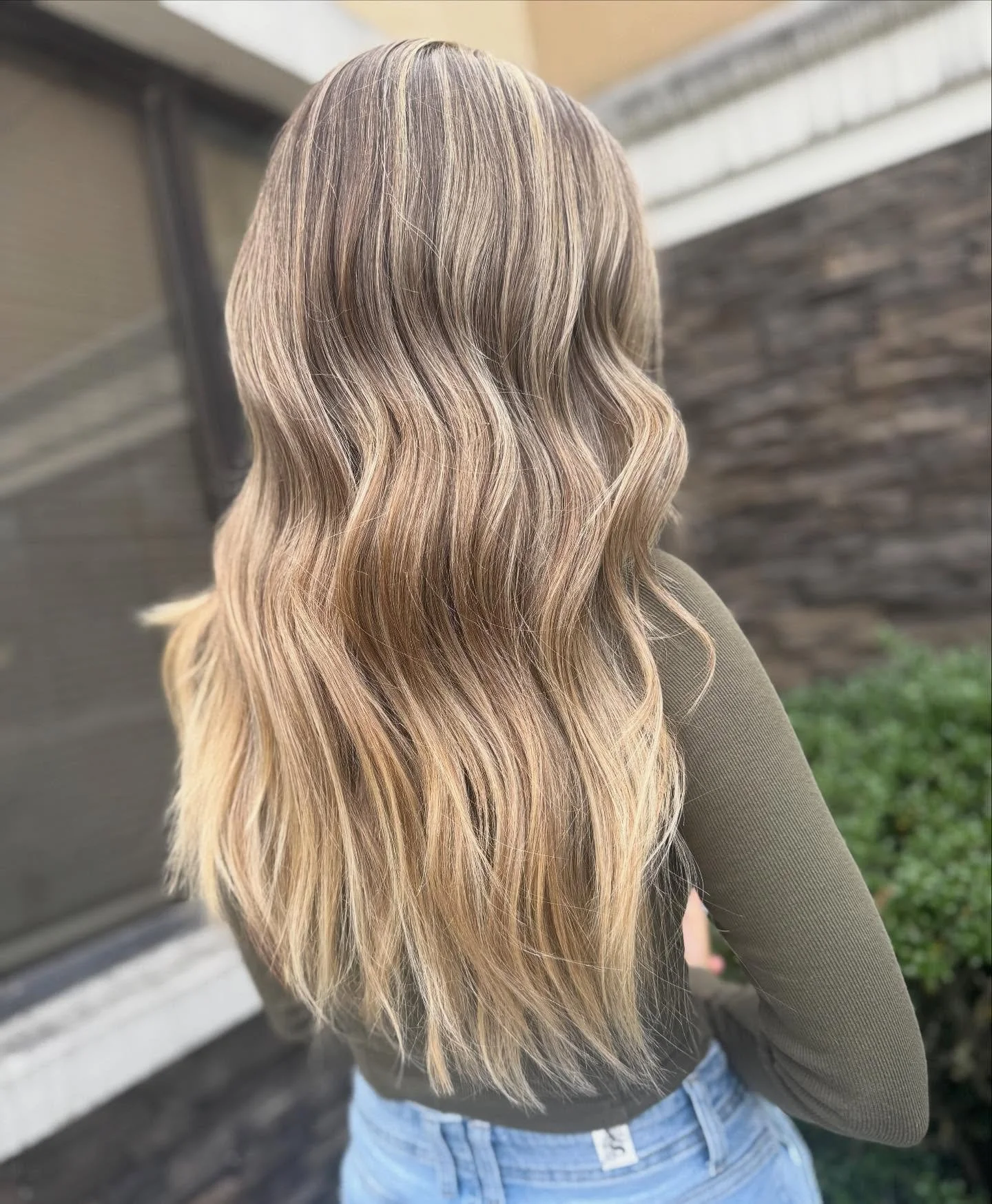 The hottest fall blonde 🔥

@trionicshaircare 
@redken 
@milkshakeusa