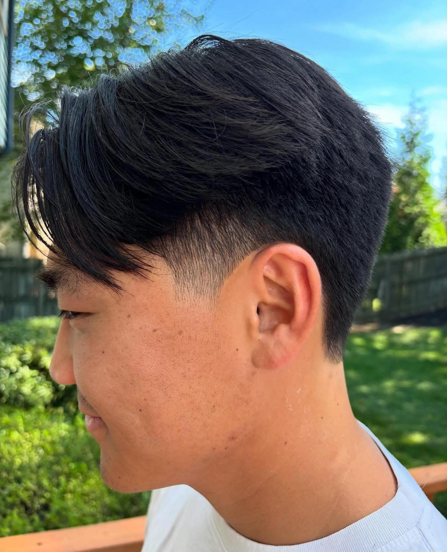 That blend tho 🥵

The most SATISFYING barber cut by @diana.did.that 

#barber #femalebarber #hairstylist #hairsalon #salon #barbering