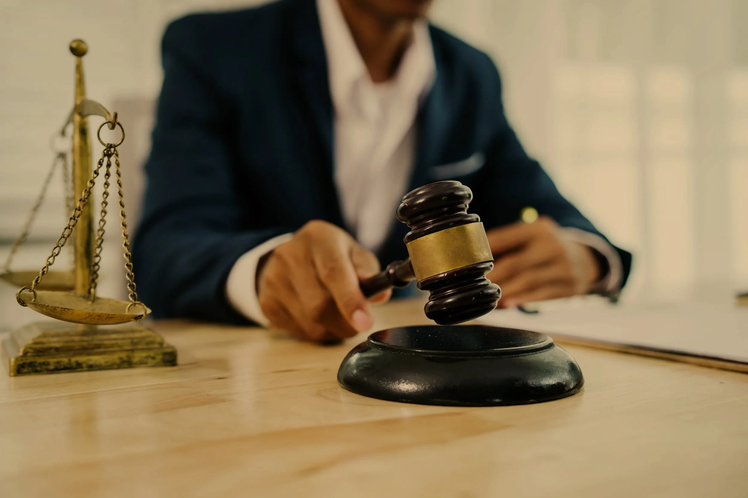 The Contract Review Checklist: Identifying and Negotiating Problematic Contract Clauses