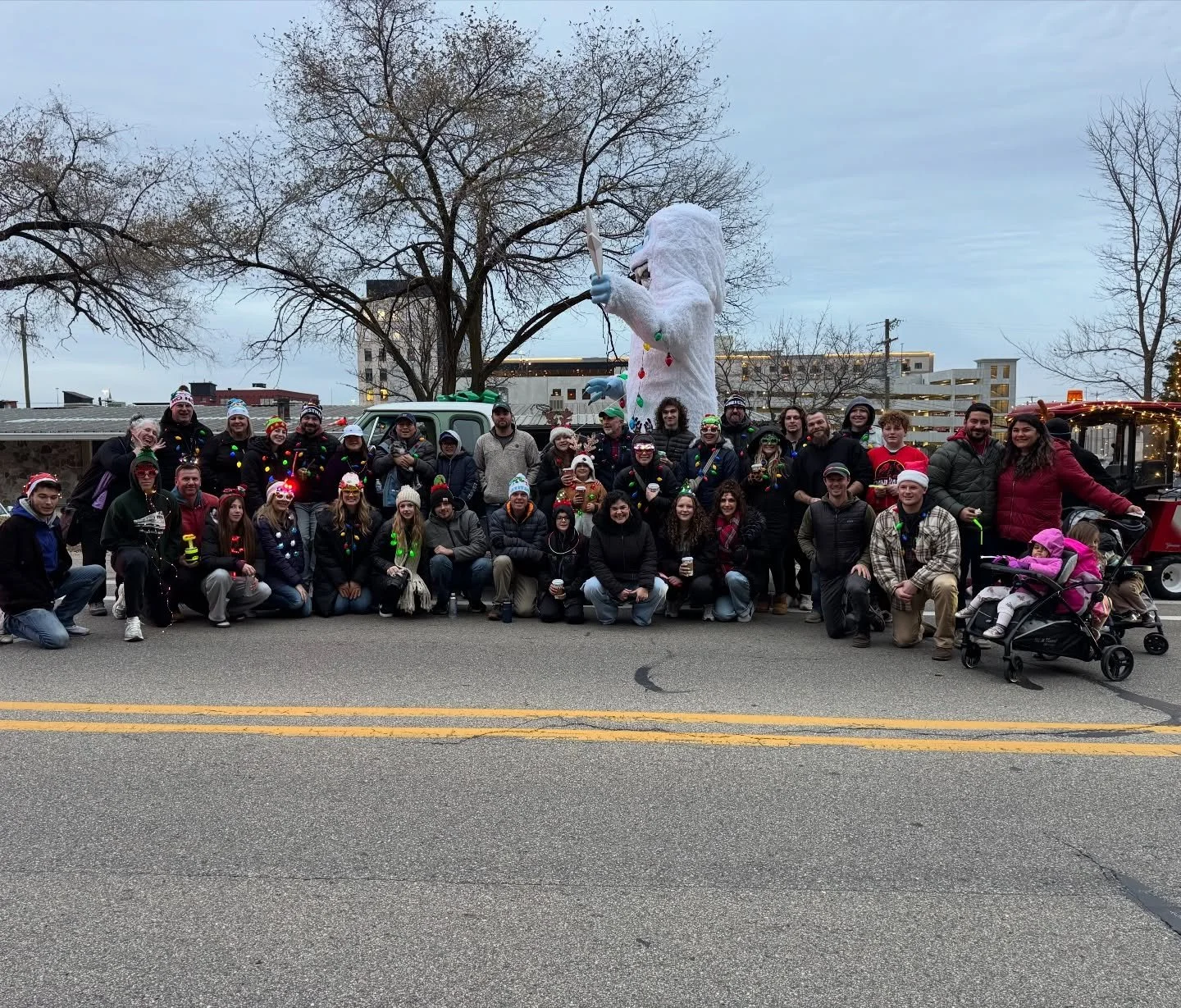 Our CWD team and family is grateful to usher in the holidays with the @gentexcorporation Grand Rapids Santa Parade! 
#HOHOHO!HI!
