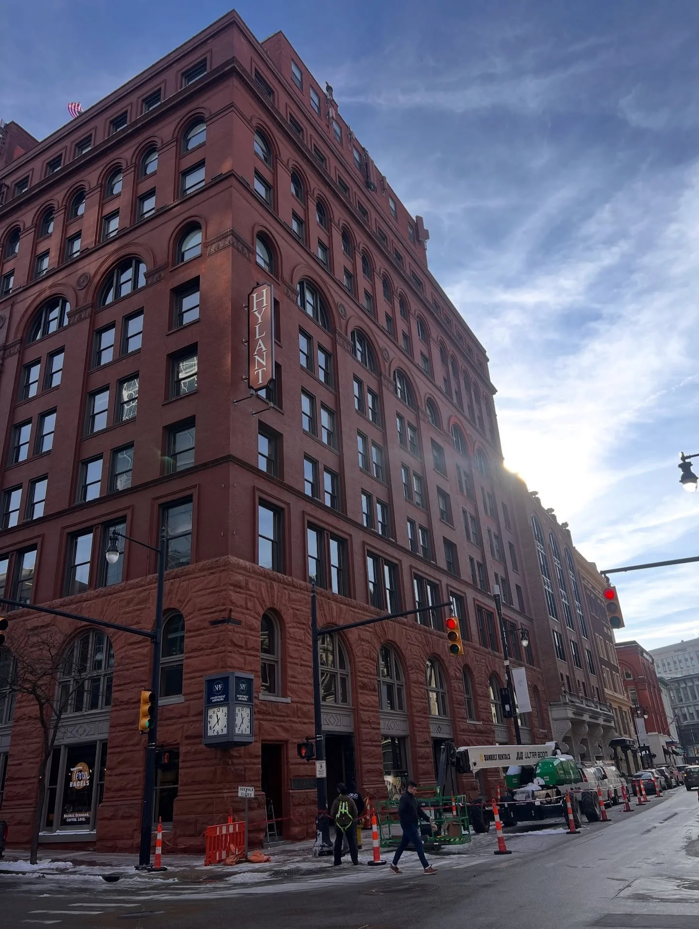 New signage alert! Doesn&rsquo;t this new Hylant Insurance signage give you classic downtown Grand Rapids vibes?!
