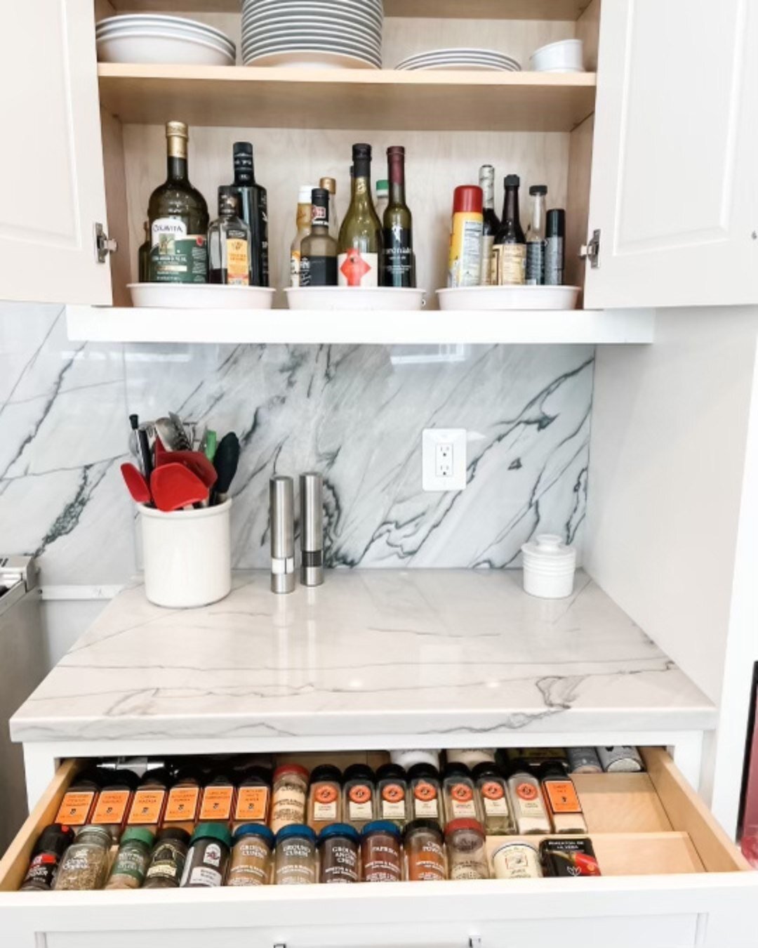 Organized when the cupboards are opened or closed 😍