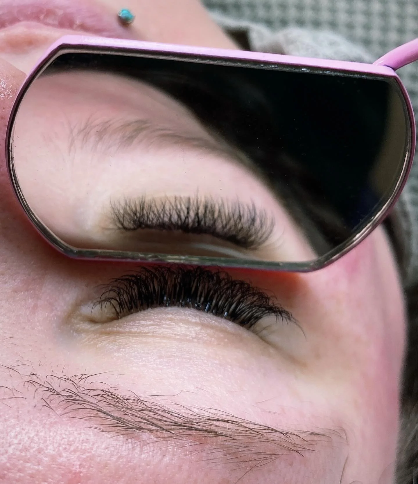 ✨ When the mirror hits just right and you remember why you booked the fill. 😌💕

#HybridLashes #SoftAndFluffy #LashCuties #LashGlowUp #PrettyLashesDaily #LashBabes #DanversMA #NorthShoreBeauty #PinkPineappleBeautyCo