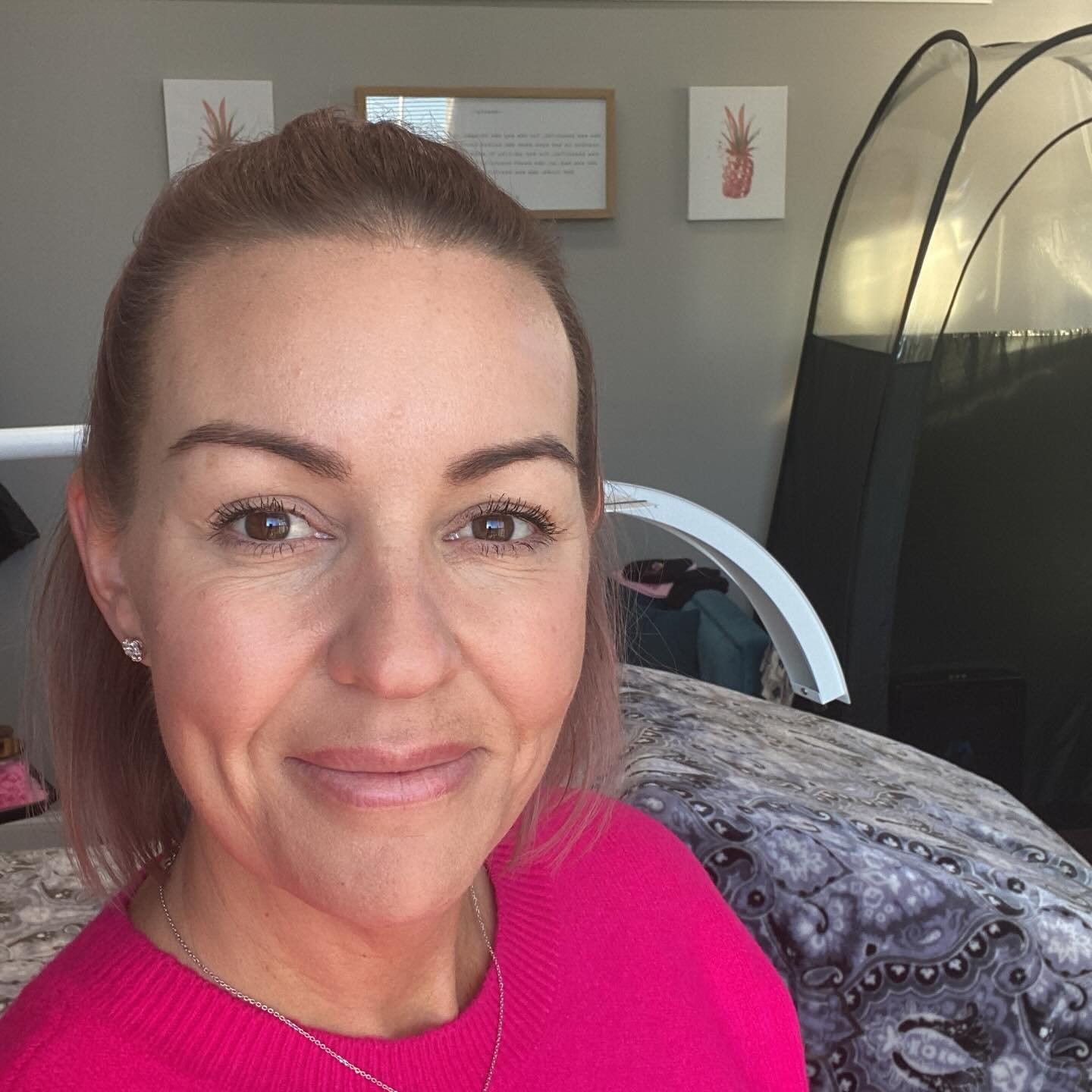 I may not remember to take before and after of my clients beautiful lashes, but I&rsquo;ll always remember a good selfie in the gorgeous morning sunrise when I get to work! 

Don&rsquo;t forget to check out my holiday promos! Limited time availabilit