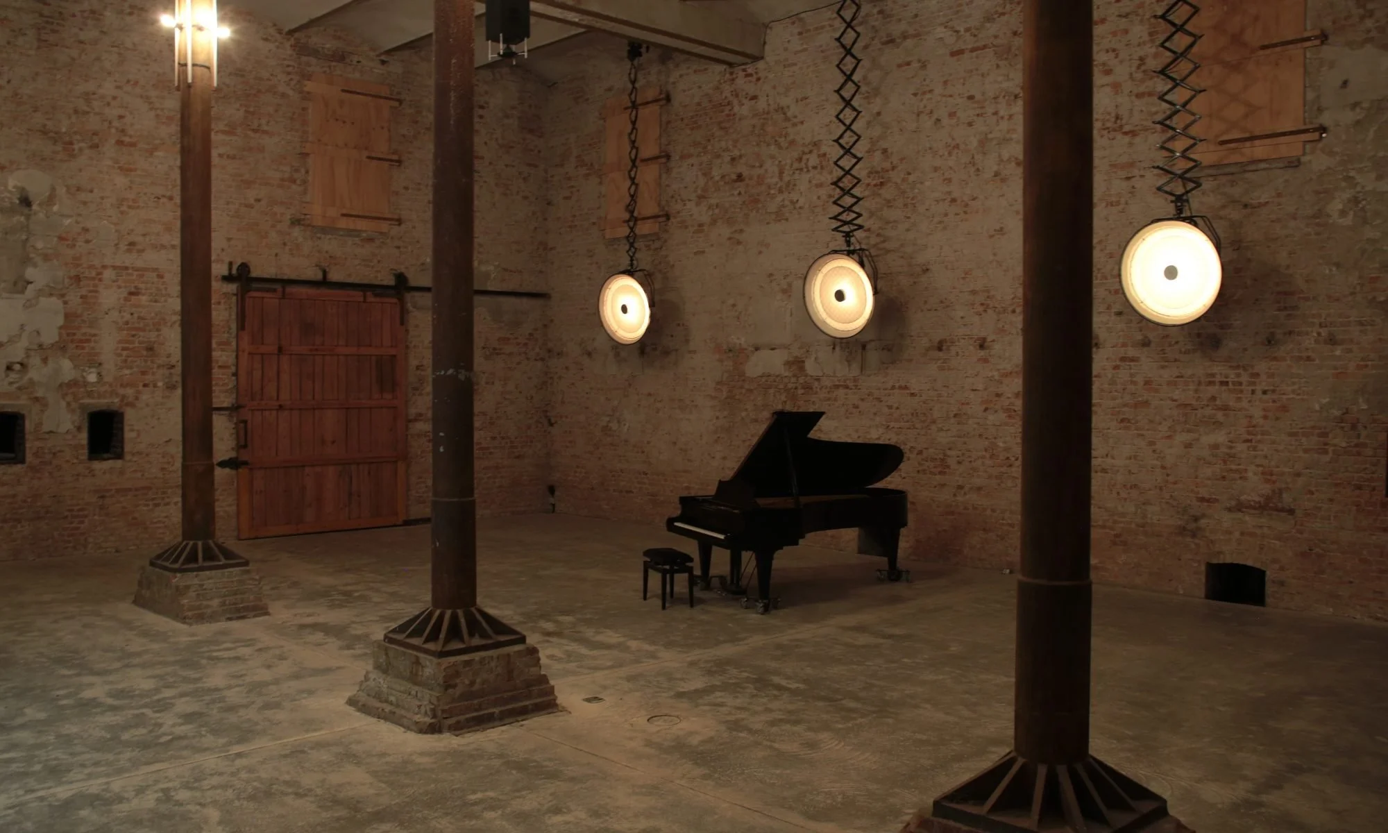 Audiovisual Production: m-her two severed hands