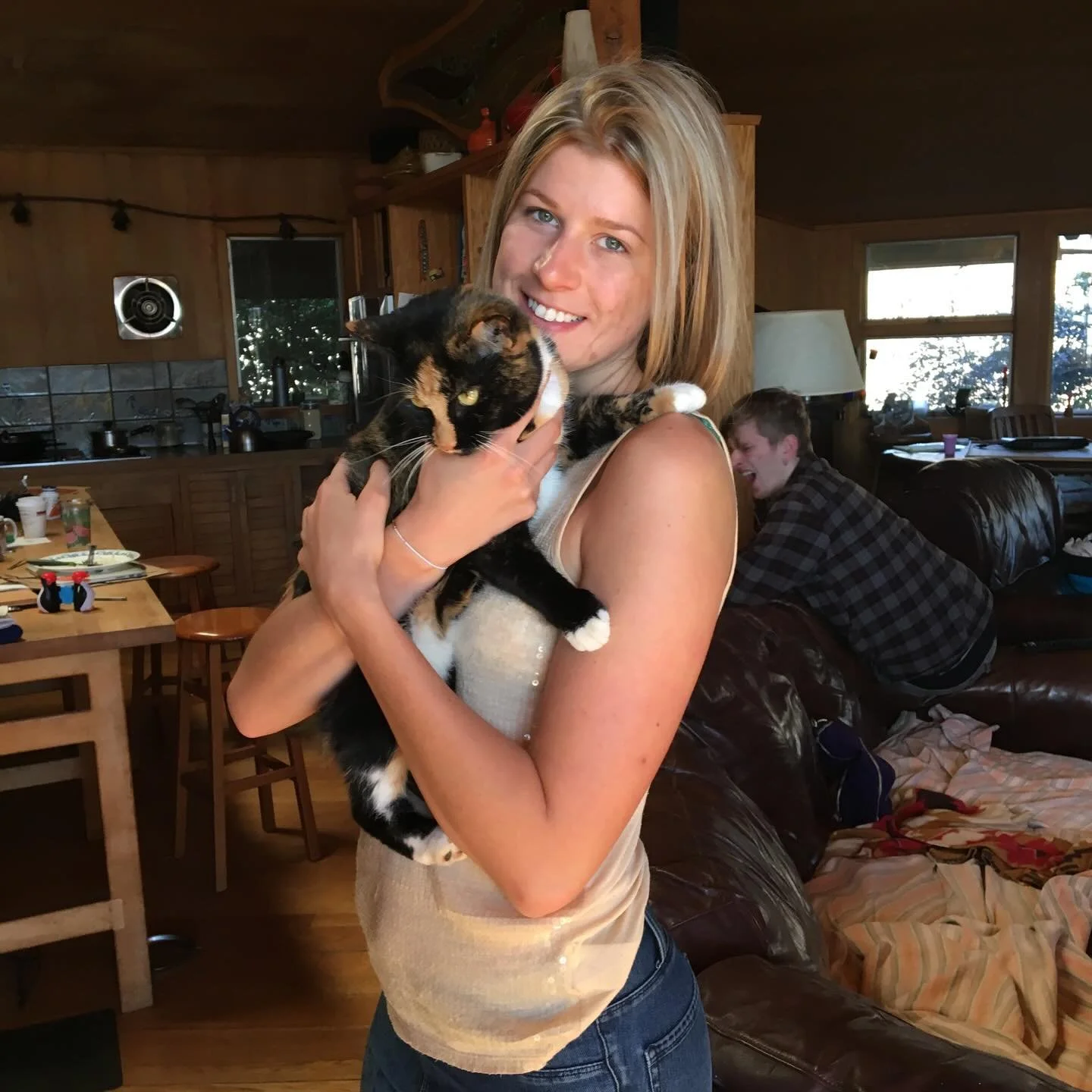 damn how could i not join this 2016 trend

big year for me - i was let go at the law firm where i was a legal secretary and started my training career at the first gym that hired me

got my cat 🐈

moved from my first apt in the TL to my second in th