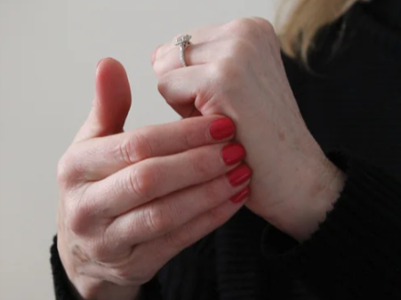 how to use EFT TAPPING TO RELEASE STRESS &amp; ANXIETY