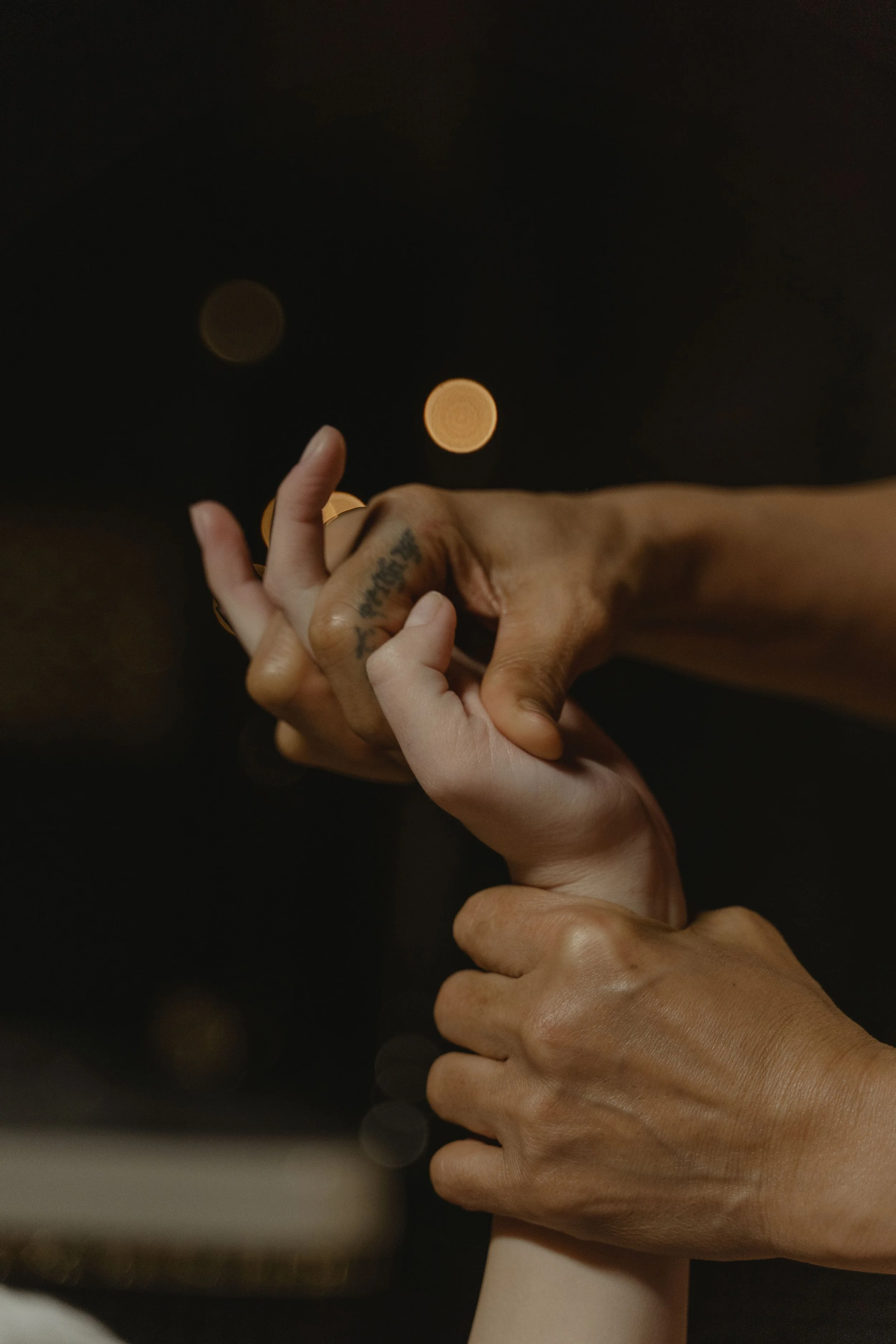 Self-Shiatsu and TCM for Working Hands