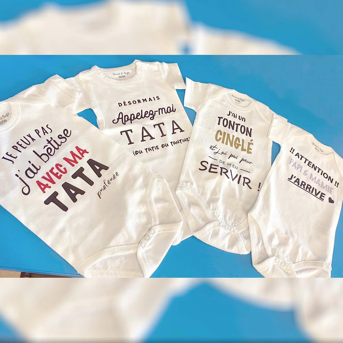 Les body’s sont de sorti pour tonton et tata 😎 Une jolie surprise à faire ! #body #fastphoto #argenteuil #personnalisation #tata #tonton #coteseine #laboratoirephoto #photographe #sublimation #textiledesign #gift #cadeau #ideecadeau #po