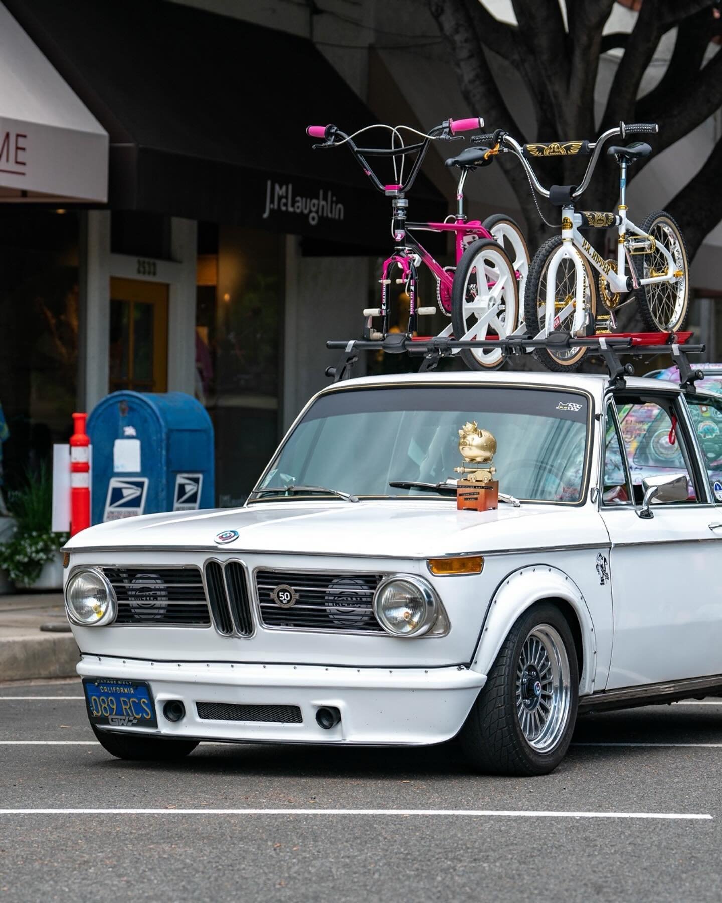 🚨 ITS ALMOST HERE ‼️

Saturday, May 18th is the LA Invitational, followed by the 7th Annual BIKE/CAR SHOW + SWAP MEET on Sunday, the 19th!

What will this year&rsquo;s custom gold-plated 72-carat trophies by @adamkmasters look like?! What banger bik