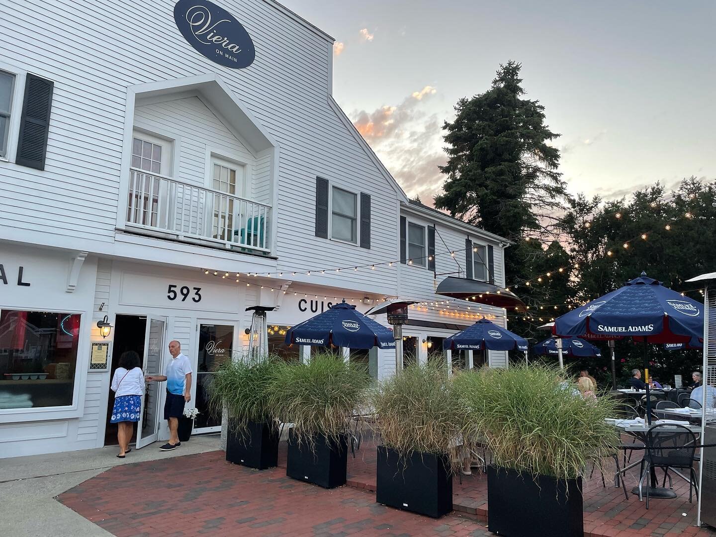 Another beautiful sunset pic from our patio ❤️#sunsets #chathamma #capecod #dinnertime