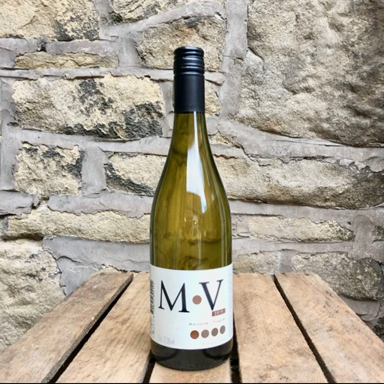 Happy Monday everyone! I need a glass of wine. Or a bottle. Or a winery in France 😁

Marsanne/Viognier, Xavier Roger.
 
Using the best parcels in the South of France, Xavier Roger combines tradition with modern wine-making techniques. His wines are 