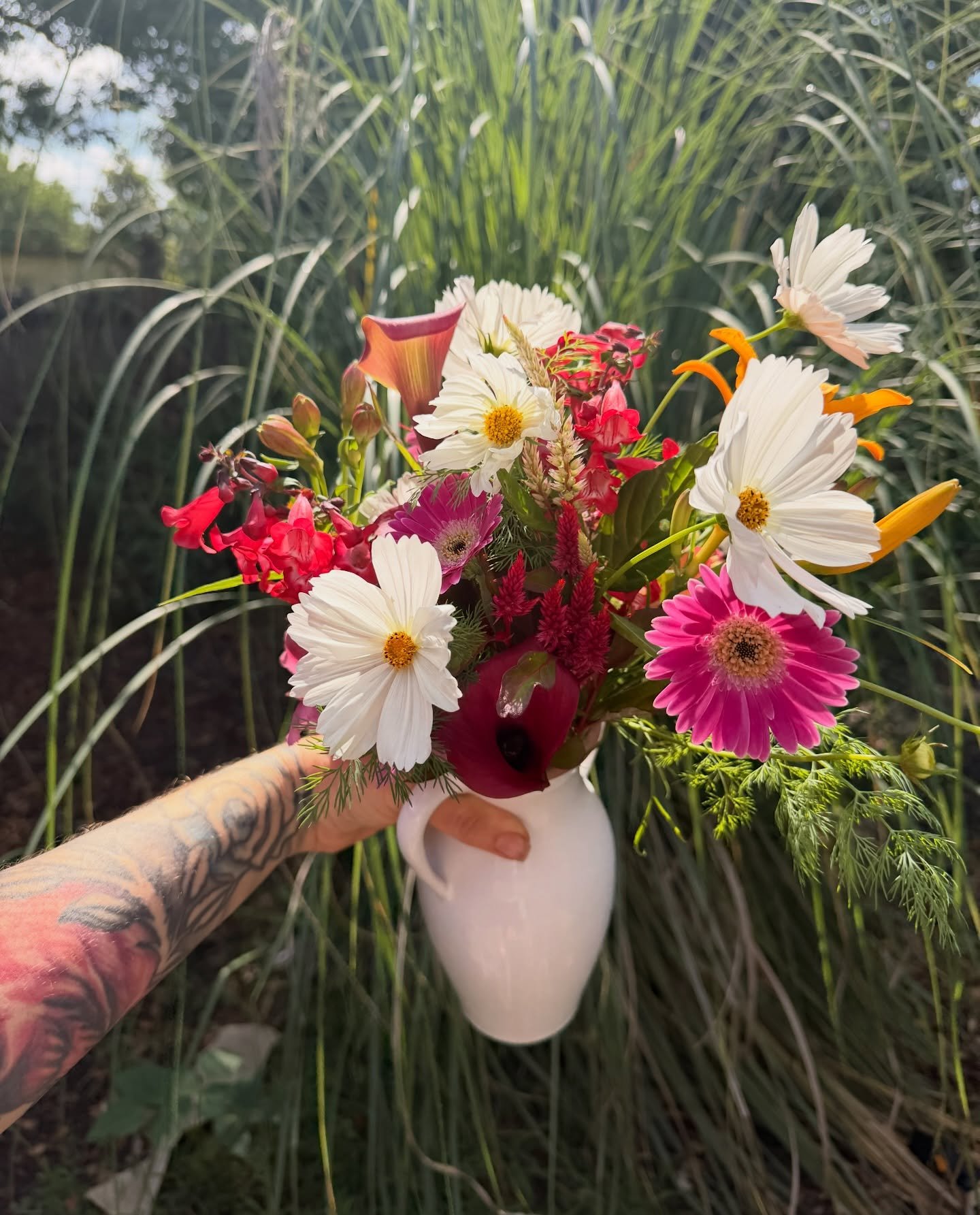 Soooo&hellip;I have a lot more blooming in our gardens than we anticipated this spring, and it&rsquo;s too good not to share! I&rsquo;ve opened up a limited amount of preorders for Mother&rsquo;s Day Flowers, so@if you want to treat mom to some local