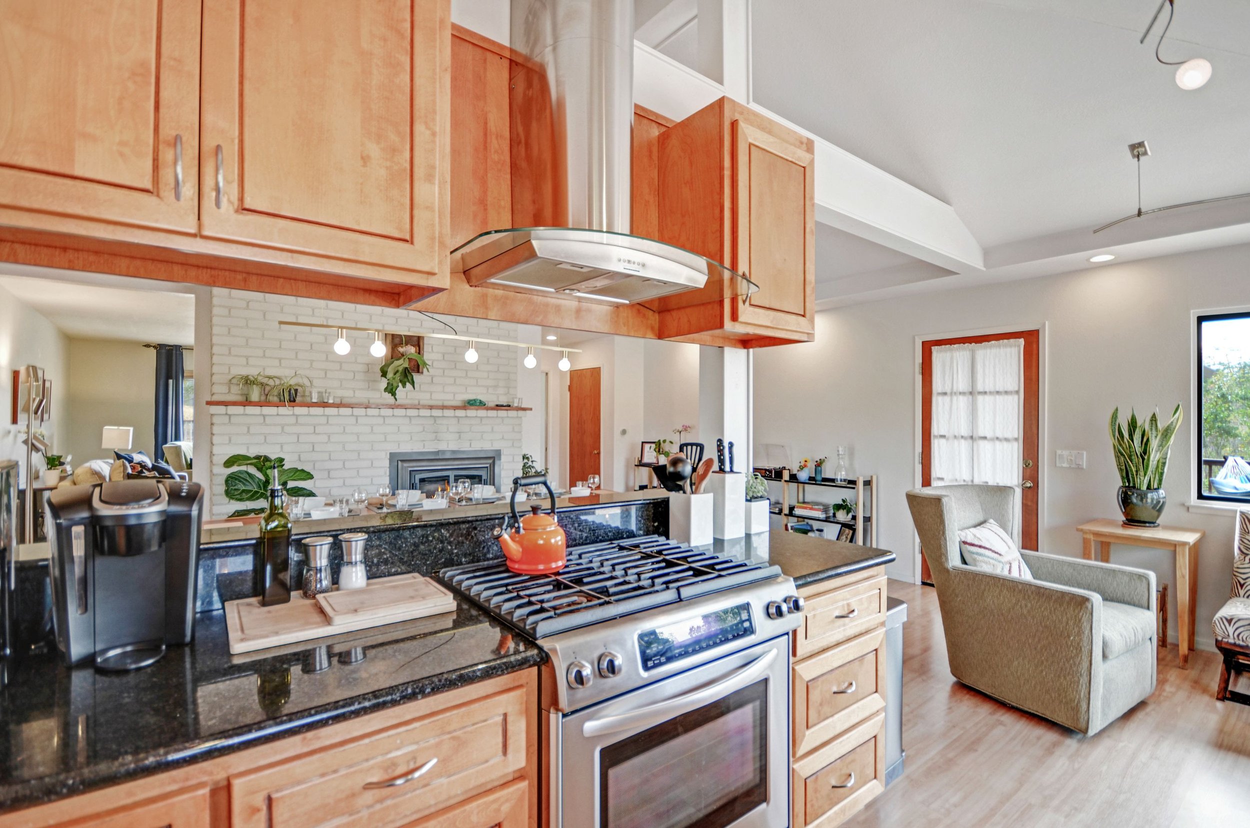 Sue Kitchen 1.jpeg