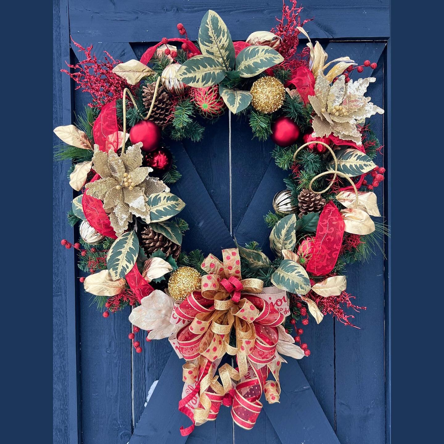 Meet the Makers - Wholly Handmade December 10/11

@pinklimewreaths 

Hello I'm Lainy of PinkLimeWreaths! I'm a wreath designer that has 12yrs experience working with florals and greenery. I love creating wreaths in all different styles be it traditio