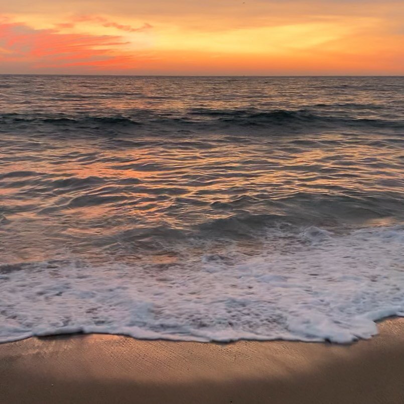 Hope you have some extra time to rest and recharge today! 😇🌊 Classes are cancelled this afternoon &amp; evening for the holiday. Stay hydrated and stay cool in this LA heat wave 😎 
.

#yogablissla #yoga #layoga #losangeles #westchester #playadelre