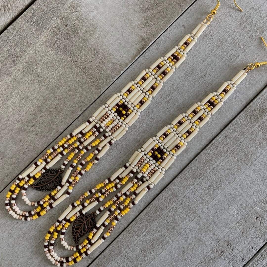 fringe-loop-seedbeads-cream-handmade-beadedearrings2.jpg