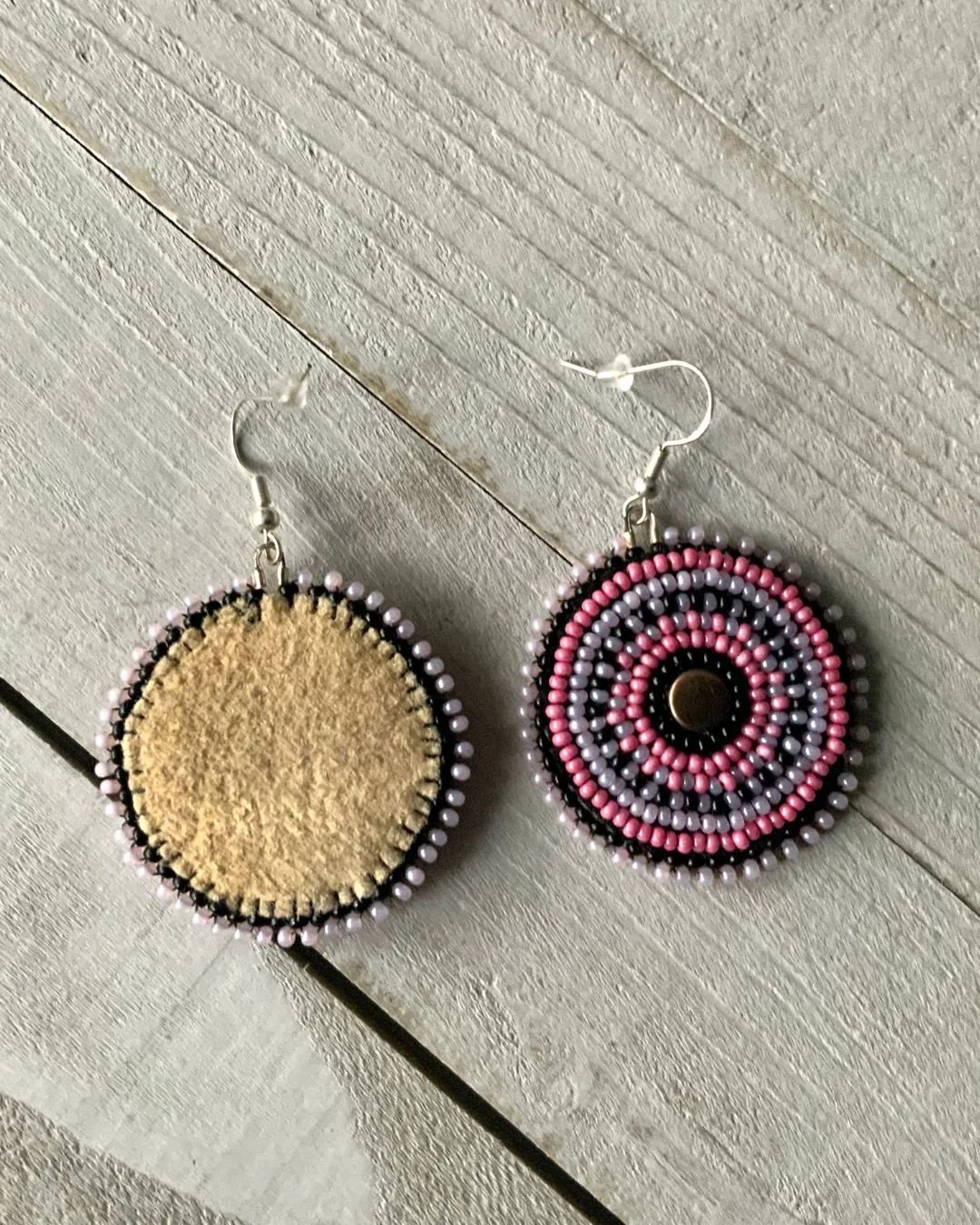 tannedhide-flatbead-pink-seedbead-handmade-beadedearrings3.jpg