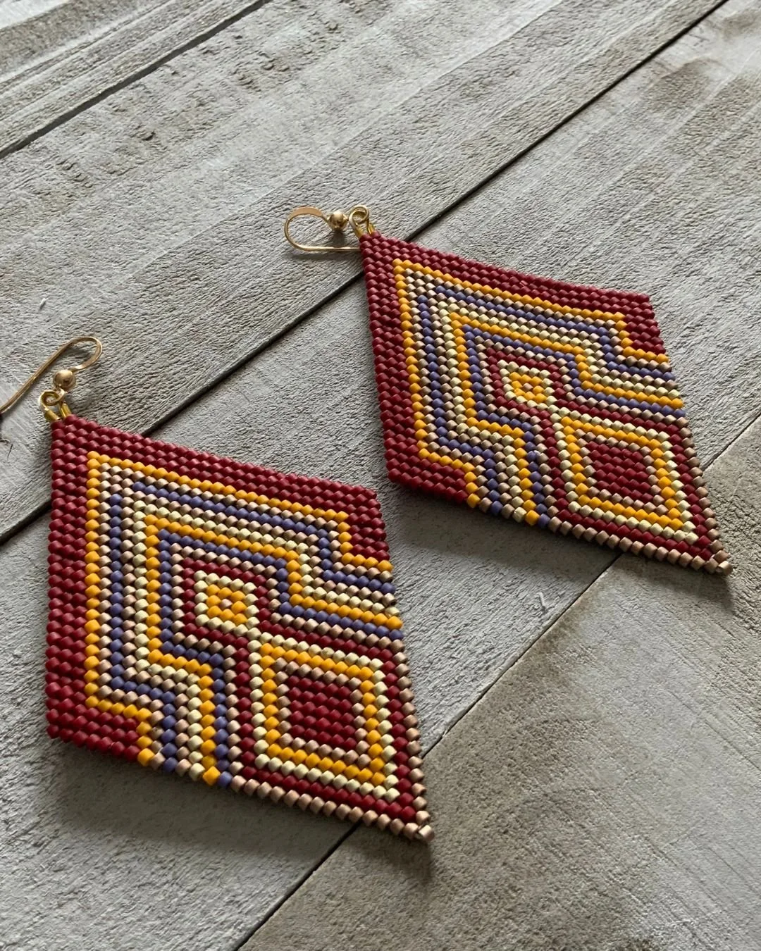 red-delicabeads-brickstitch-handmade-beadedearrings3.jpg