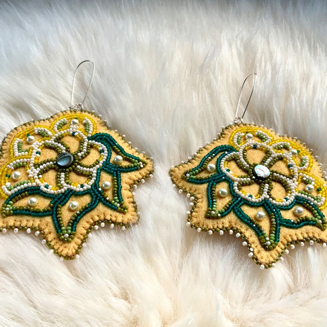 flatbead-tannedhide-wool-handmade-beadedearrings4.jpg
