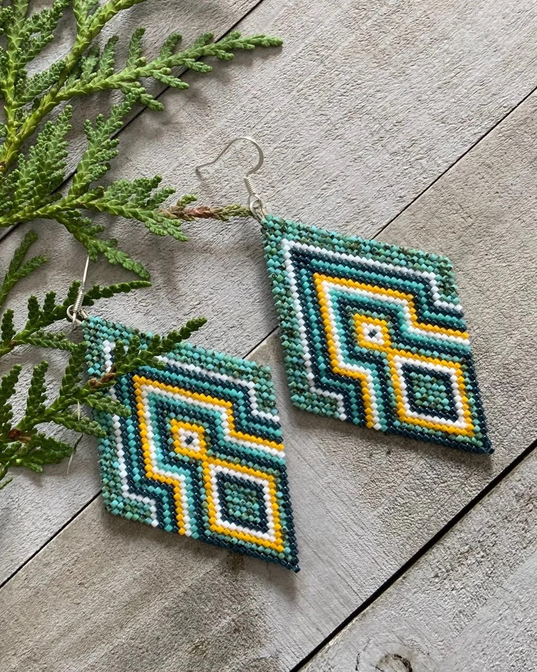 turquoise-delicabeads-brickstitch-handmade-beadedearrings1.jpg