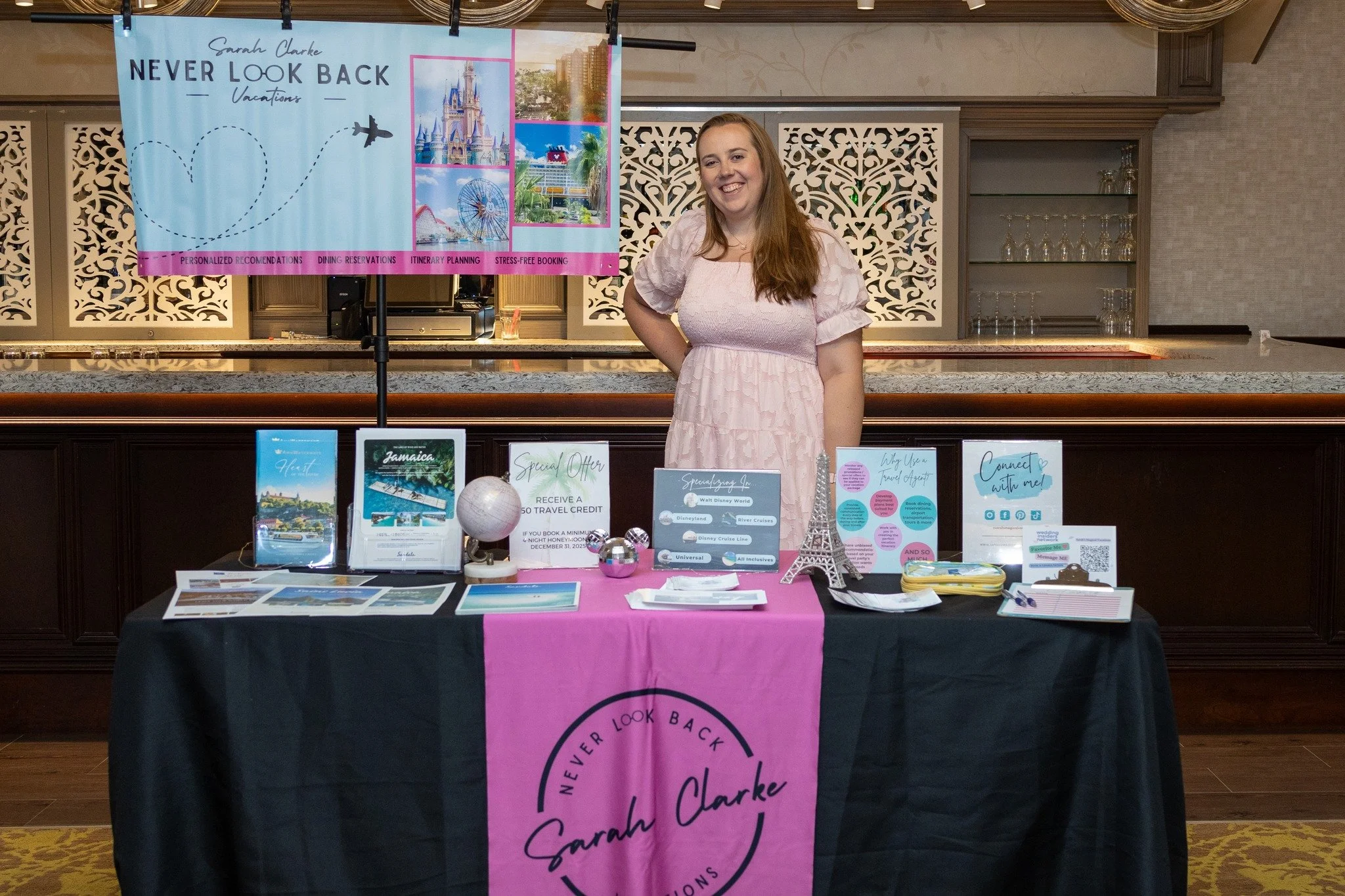 In just 1 week I'll be in Worcester at the Happily Ever Expo!

If you're local and a bride (or soon to be!), you can come visit me at the AC Hotel on February 15th in Worcester, MA. 
 
Get a SWAG BAG with gifts from @happilyeverexpo, the latest issue