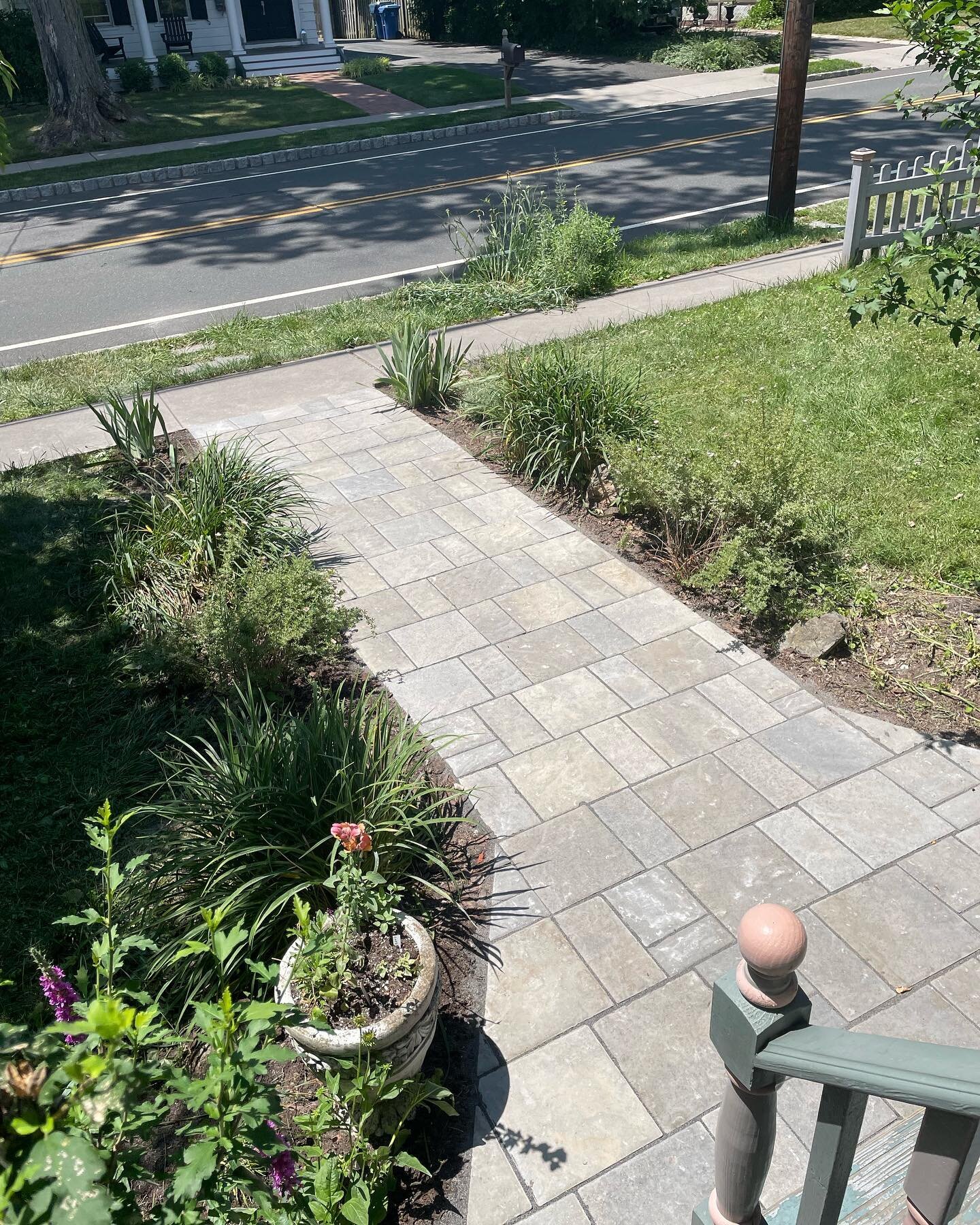 Love jobs like this..simple walkway upgrade with major impact and immediate gratification! 💪🏼 💪🏼 #Alldayeveryday #Hardscapenj @asap.fitz with the photo credit..the kid does it all!!