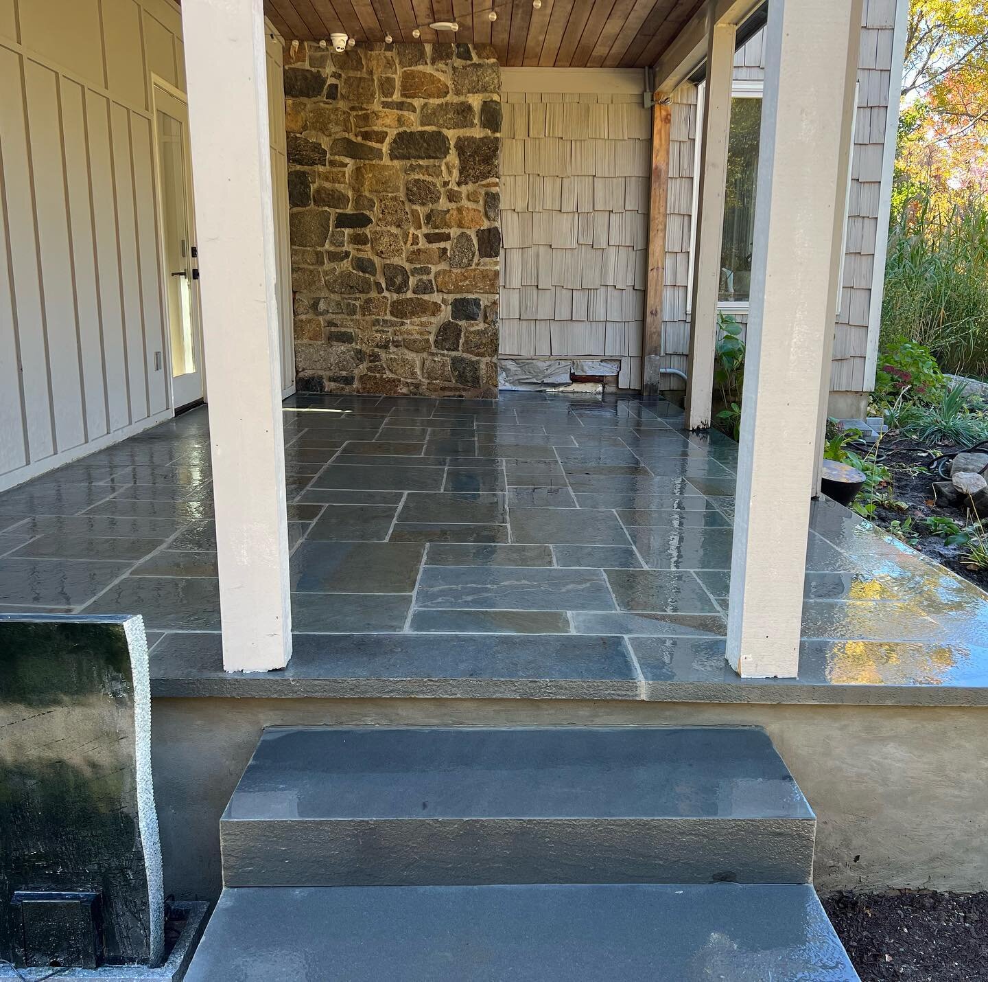 Want to feel like royalty when walking into your home? Check out this GRAND entrance! New Bluestone porch/patio, natural face steps and resurfaced concrete foundation.
#bluestoneboyz #naturalstone #patiopros #homerenovations #wedemboyz! #wearentgiven