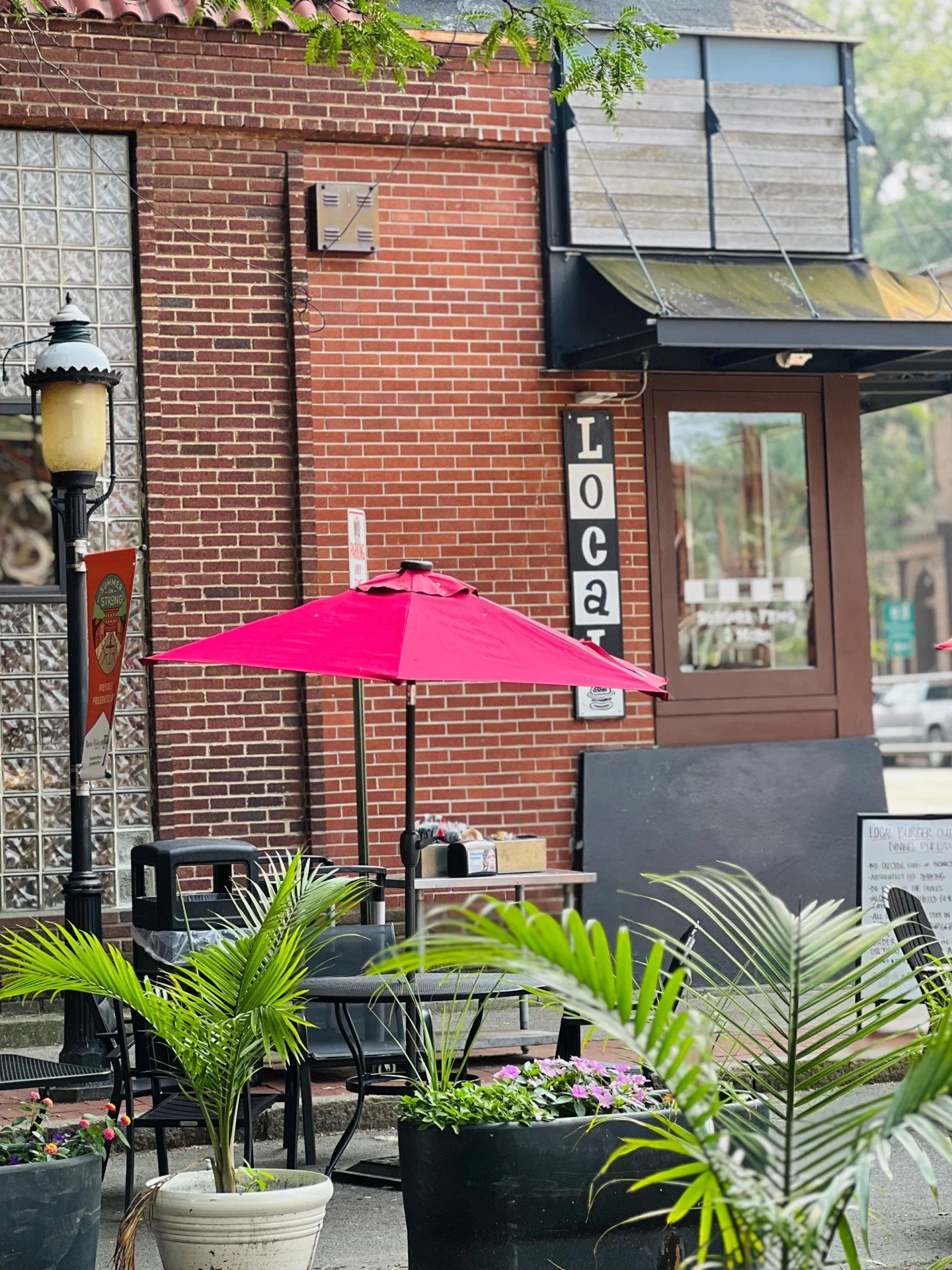 Local burger is the perfect spot for lunch, offering fantastic burgers and other tasty options for everyone in your party!
*
*
*
#westernmass #northamptonma #summeronstrong