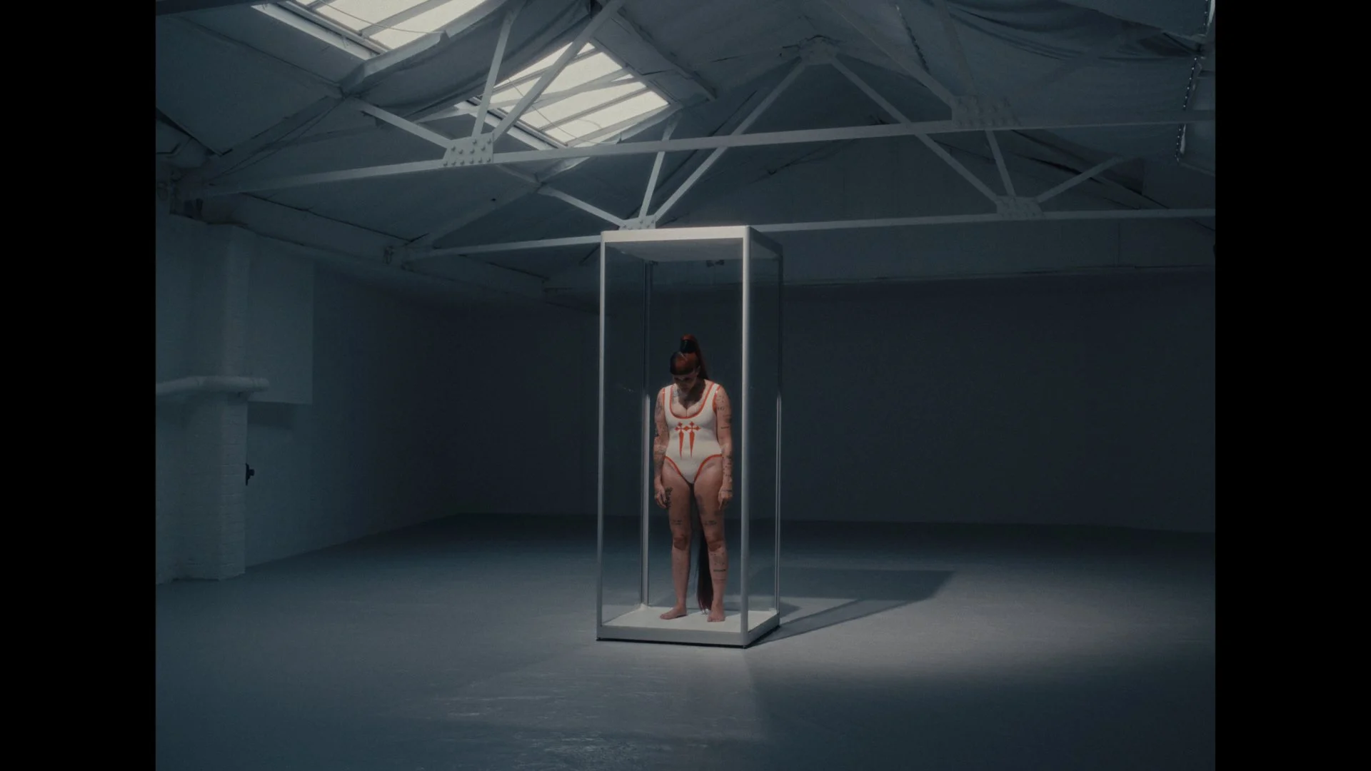 DEGRADATION_MV_V5_STILLS.00_00_00_20.Still008.jpg