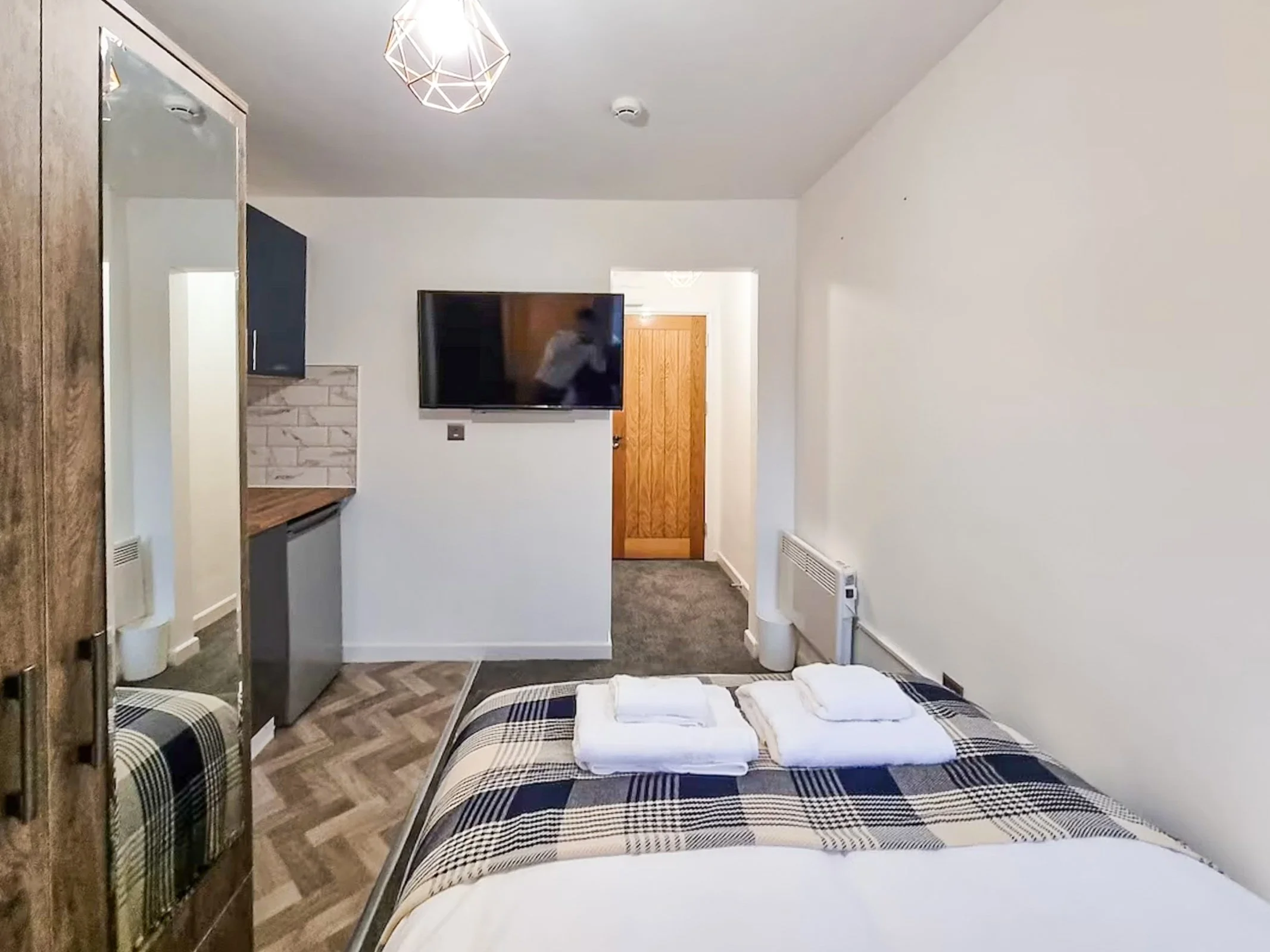 Staycasa Accommodation Ashton-3.jpg