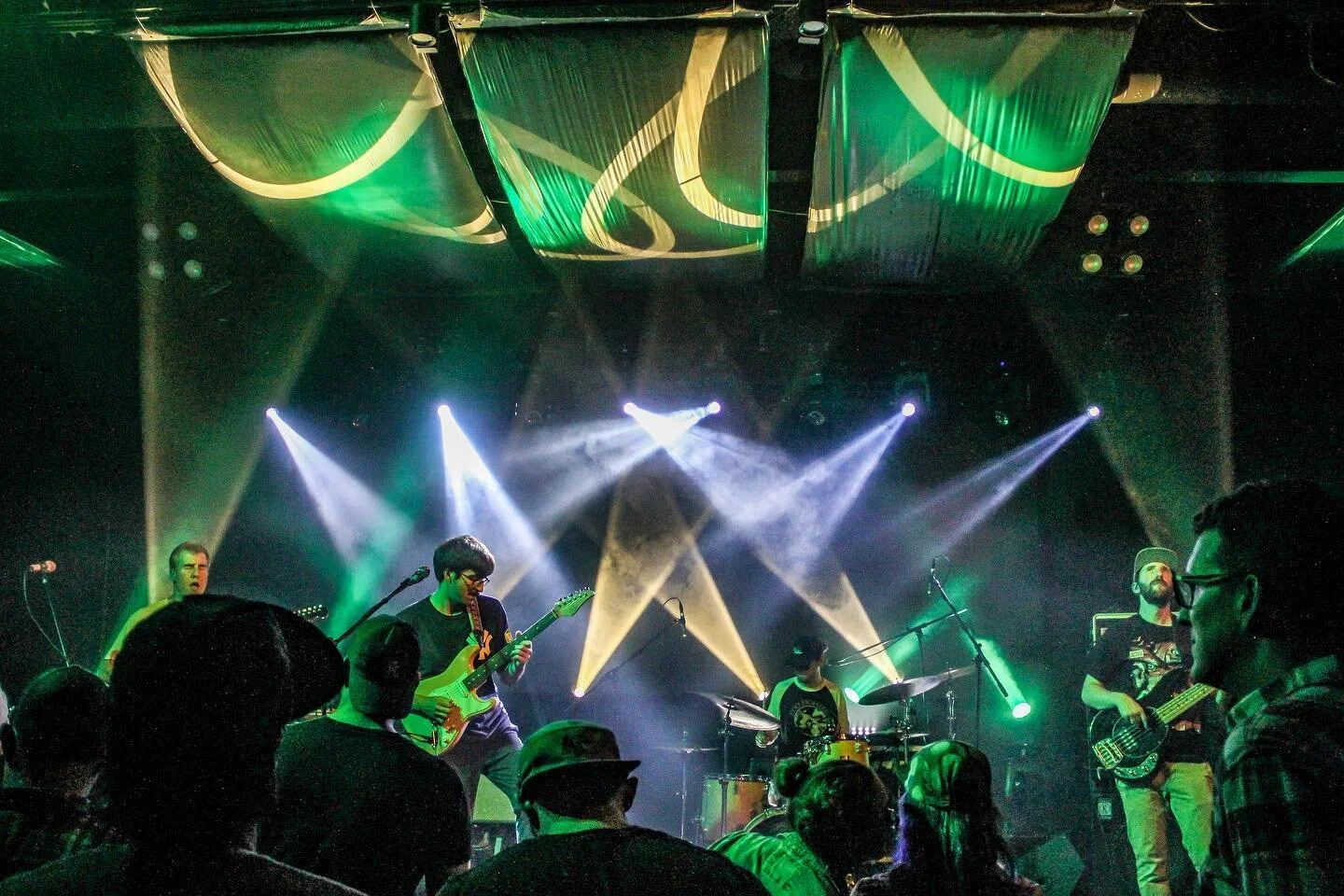 Saratoga!! 🐳❤️ Now on our way to @domefestofficial &mdash; we hit the stage at 1:45pm tomorrow! 🤘🤘🤘

📸 @nickspicks710 
🌈 @pretty_fly_4_a_lightguy