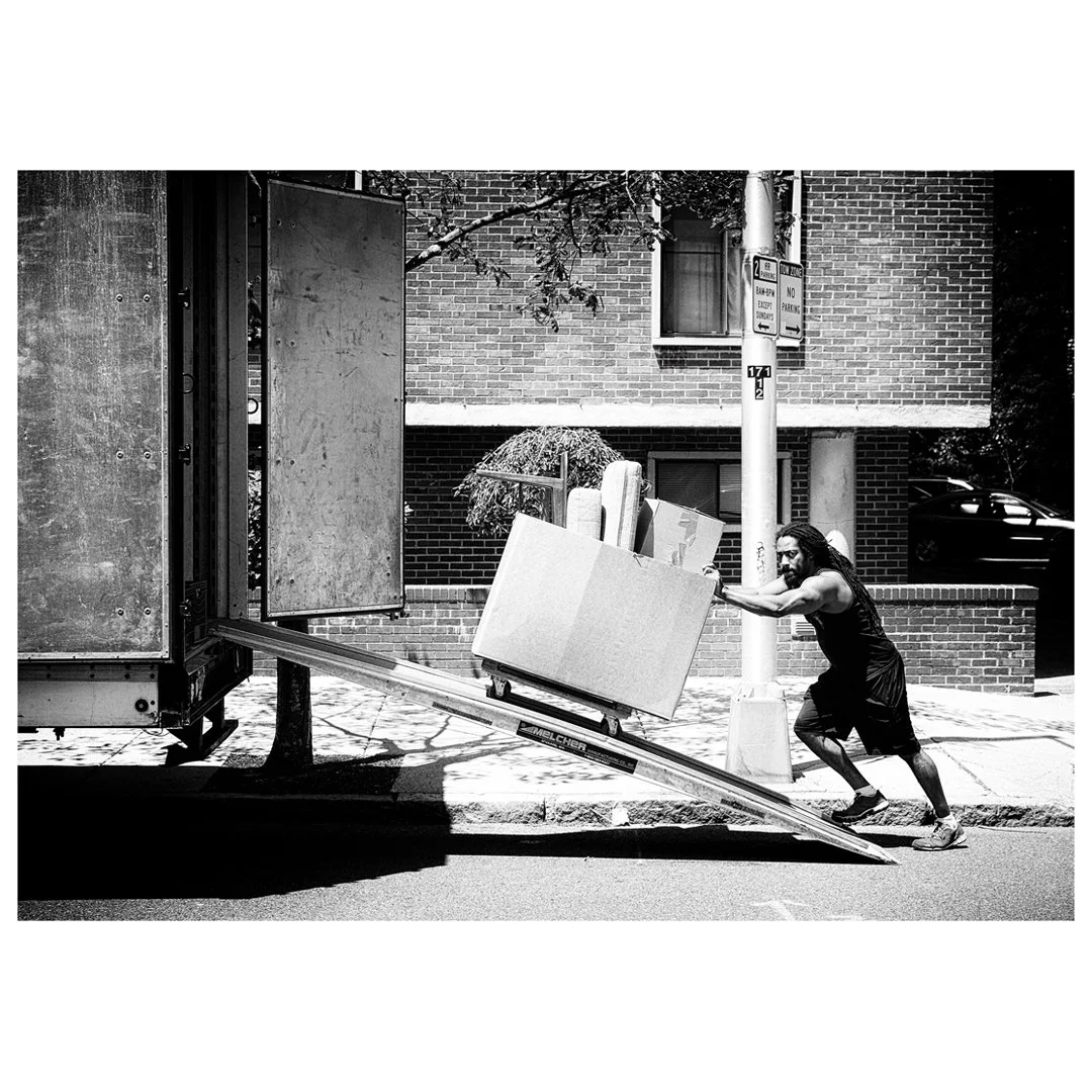 95 degrees, 90% humidity on a hot Cambridge street.

Made with my trusty Fujifilm X-T10: 33 mm, f/4 @ 1/850.

More to see at mahoneyslens.com (link in bio)

#mahoneyslens
#shoot4street
#street.photography.society
#studiokroner
#griffinmuseum
#mmpagal