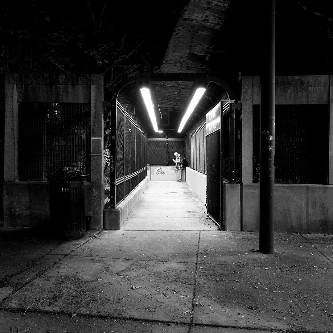 Waiting for the Train, Porter Square, Cambridge, Massachusetts

Made with a Leica Q2 Monochrom, fixed 28mm, f/8 @ 1/40

See more at mahoneyslens.com (link in bio)

#mahoneyslens
#shoot4street
#street.photography.society
#studiokroner
#griffinmuseum
#