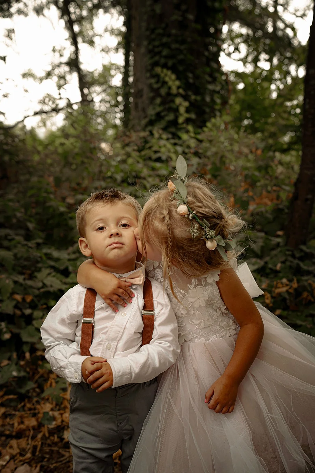Whimsical Oregon wedding photographer
