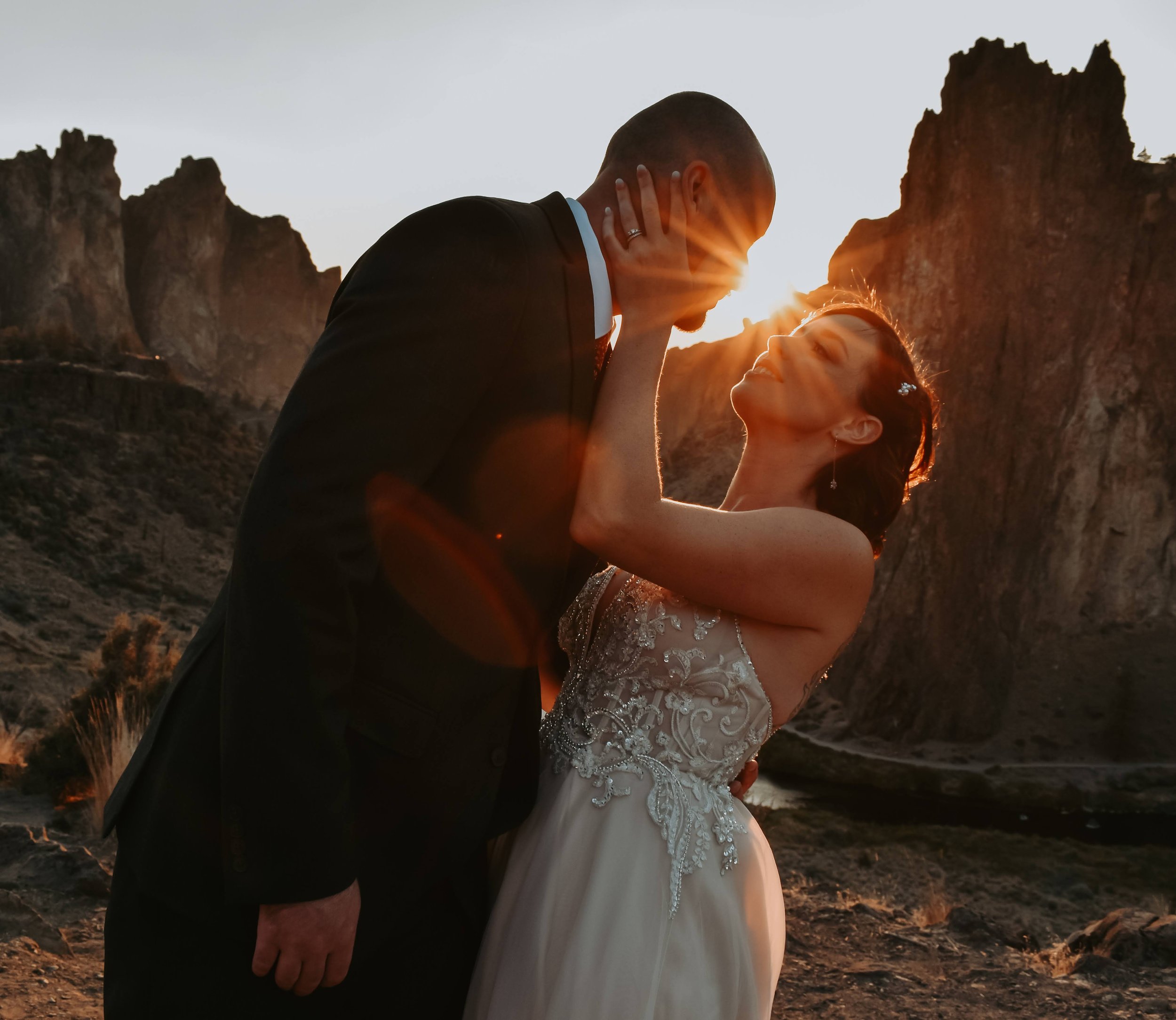 Top Central Oregon wedding photographer