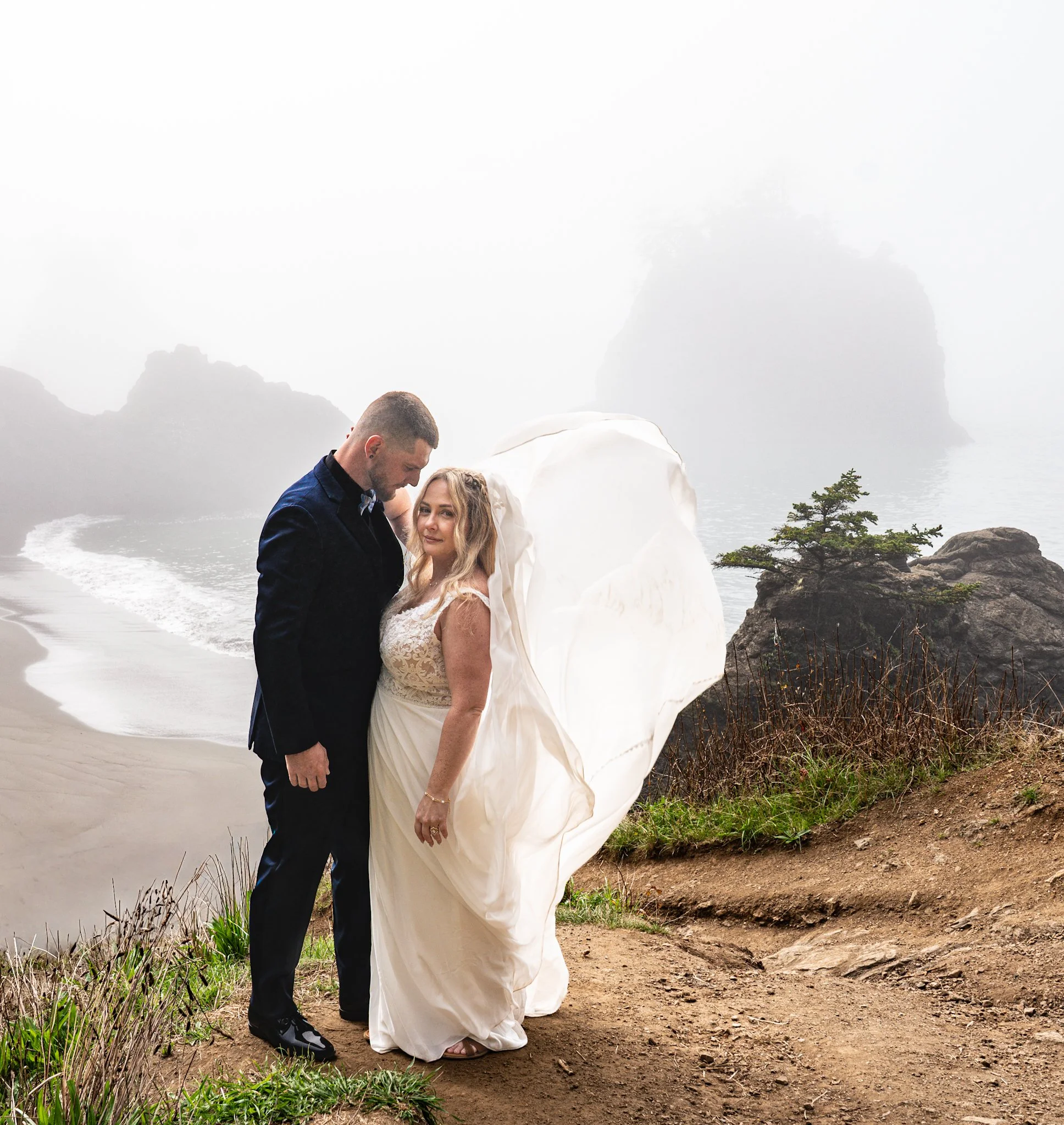 Editorial photo of an elopment at Secret Beach in Brookings Oregon