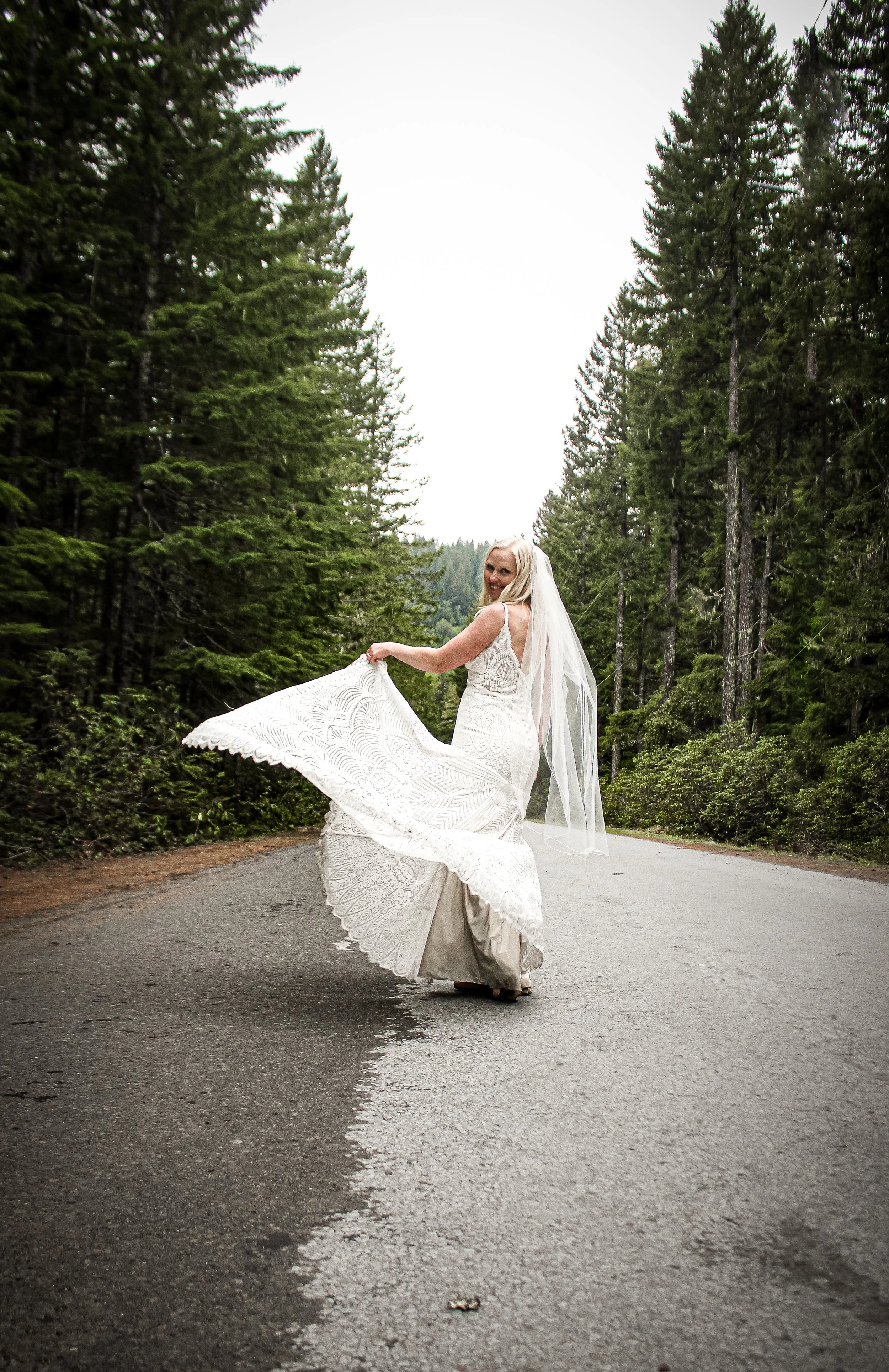 Oregon elopement photographer