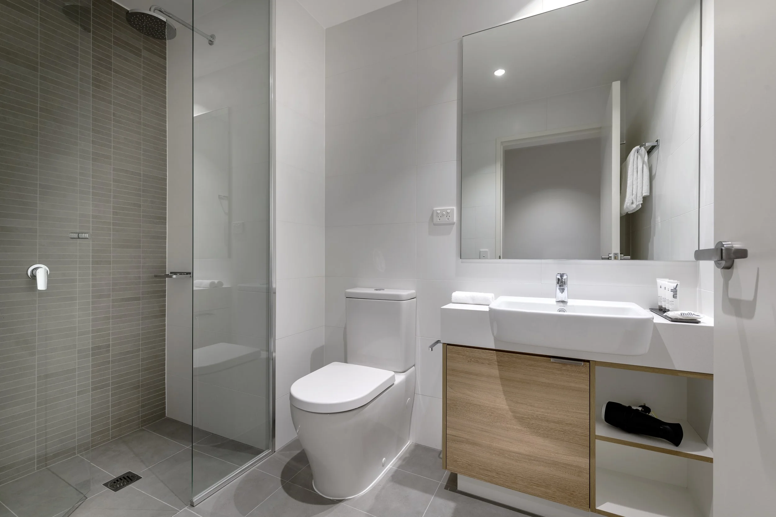 2-Bedroom ensuite bathroom.jpg
