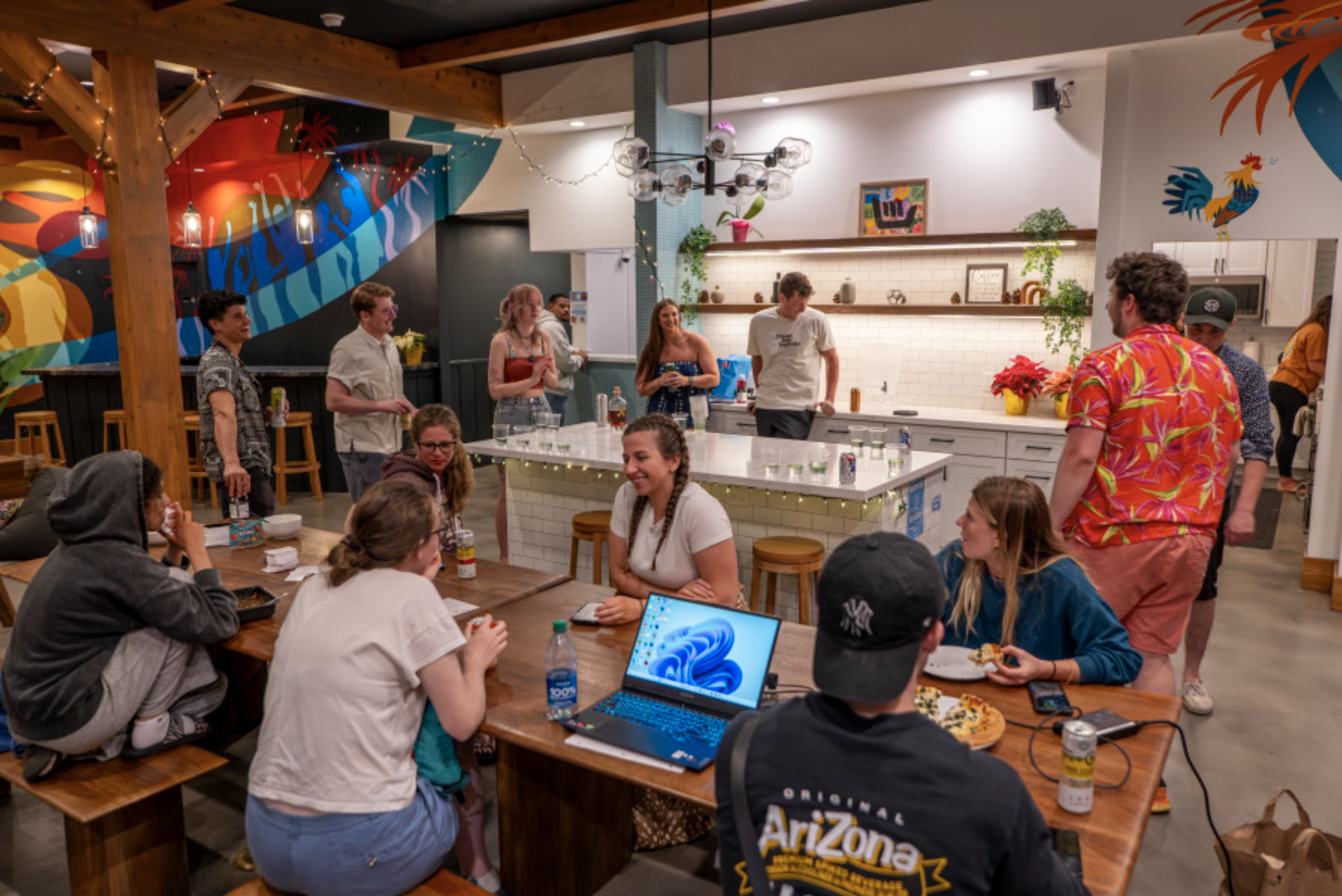 Solo Travel in Hawaii: Why April Is the Easiest Time to Meet People