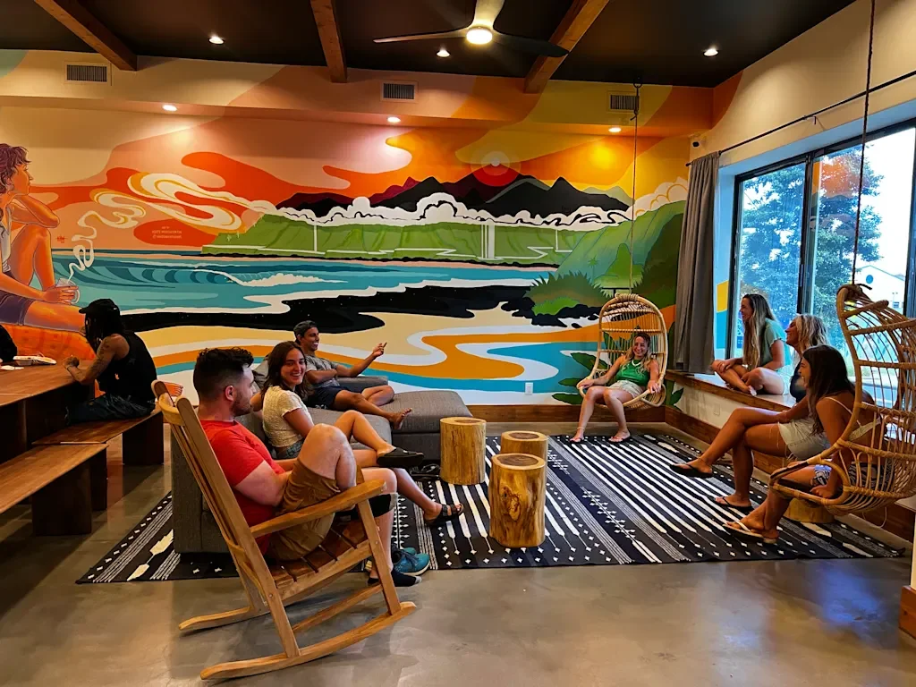 First Time in Hawaii? Why Staying at a Hostel in Maui Makes It Easier