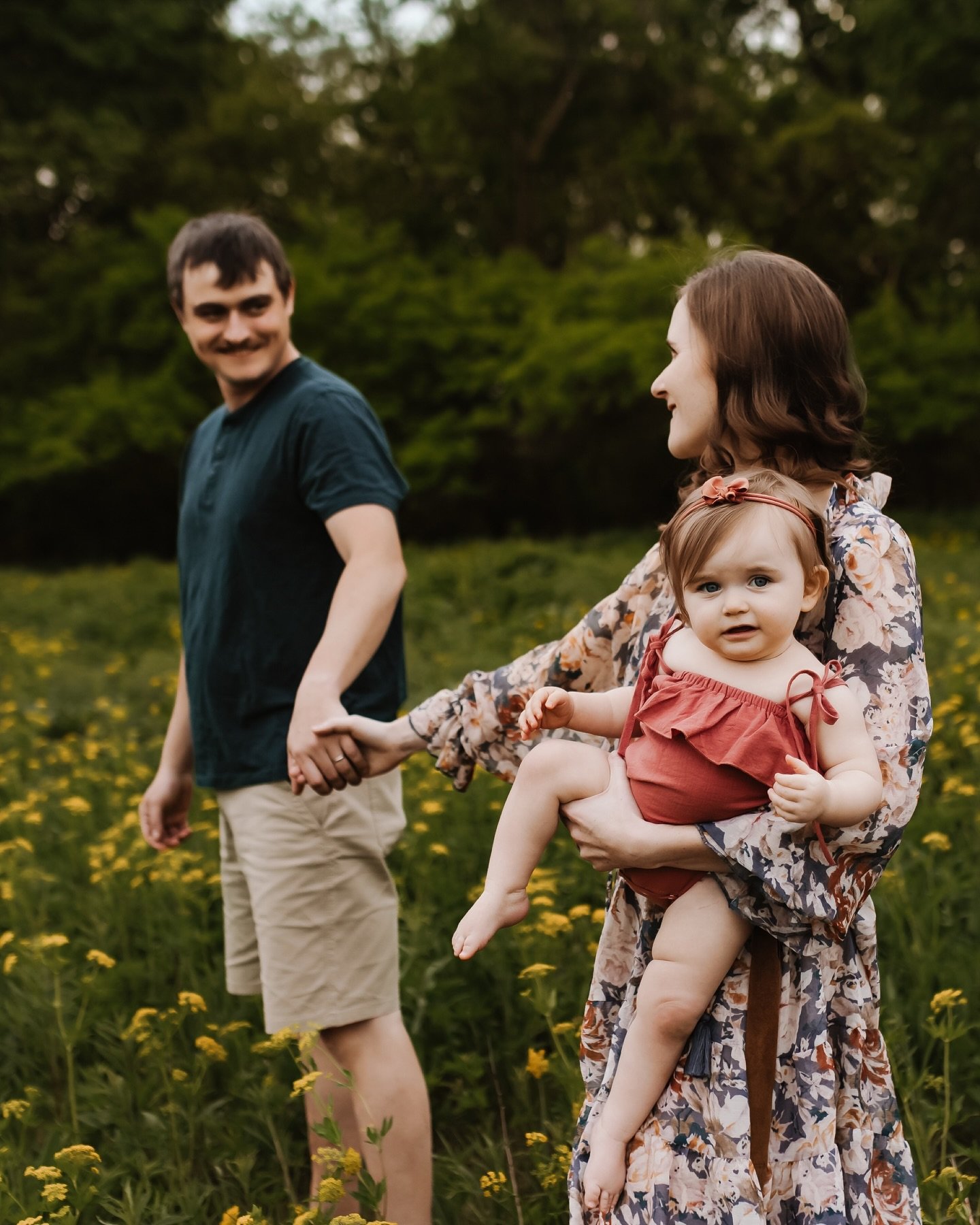 Playing catch up with sneak peeks after the long weekend! Regular editing resumes tomorrow so I can get as much done as possible before kids are on Summer break. 

#cedarfallsphotographer #cedarvalleyphotographer #iowaphotographer #iowafamilyphotogra