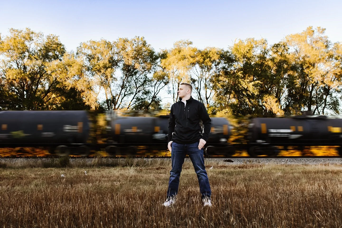 Hell yeah we can go stand by the train and take your Senior photos. Don&rsquo;t gotta tell me twice!

#cedarfallsphotographer #iowaphotographer #iowaseniorphotographer #sessionsession #cedarvalleyphotographer #iowafamilyphotographer #seniorpictures #