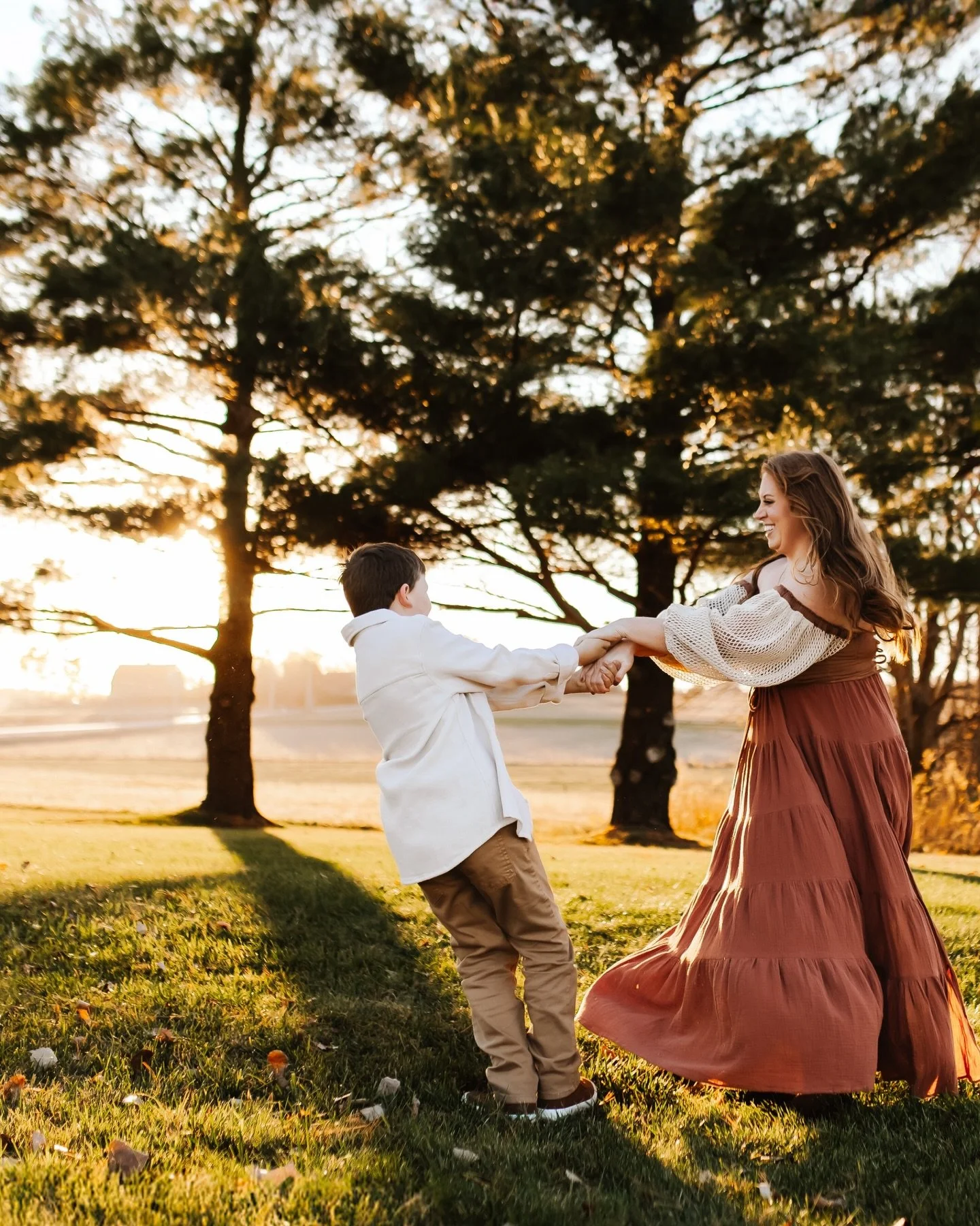 The mama and son duo&rsquo;s always melt my heart! 
I&rsquo;m so glad I was able to see these two again this year!

#cedarfallsphotographer #familyphotographer #iowafamilyphotographer