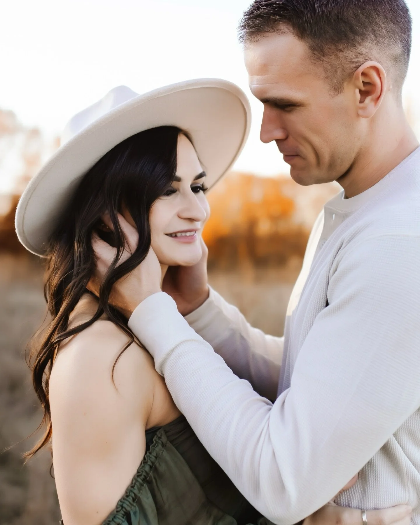 Keeping the feed feeling warm even though it&rsquo;s frigid with snow in the forecast. 
Yep&hellip; a couples session should do the trick 🥰

#iowaphotographer #cedarfallsphotographer #iowafamilyphotographer