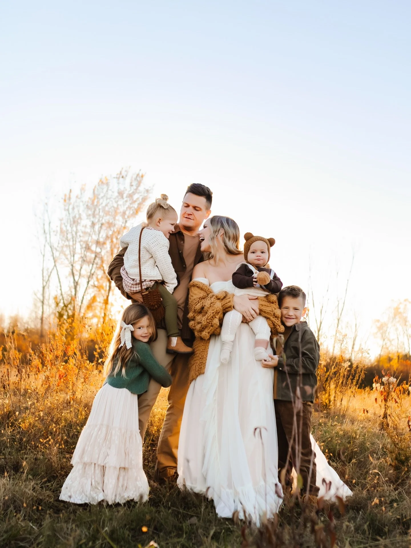 Take this as a sign that it&rsquo;s time to book your family session 🫶🏼

#iowafamilyphotographer #cedarfallsphotographer #cedarvalleyphotographer #cedarfallsfamilyphotographer #lifestylefamilyphotography