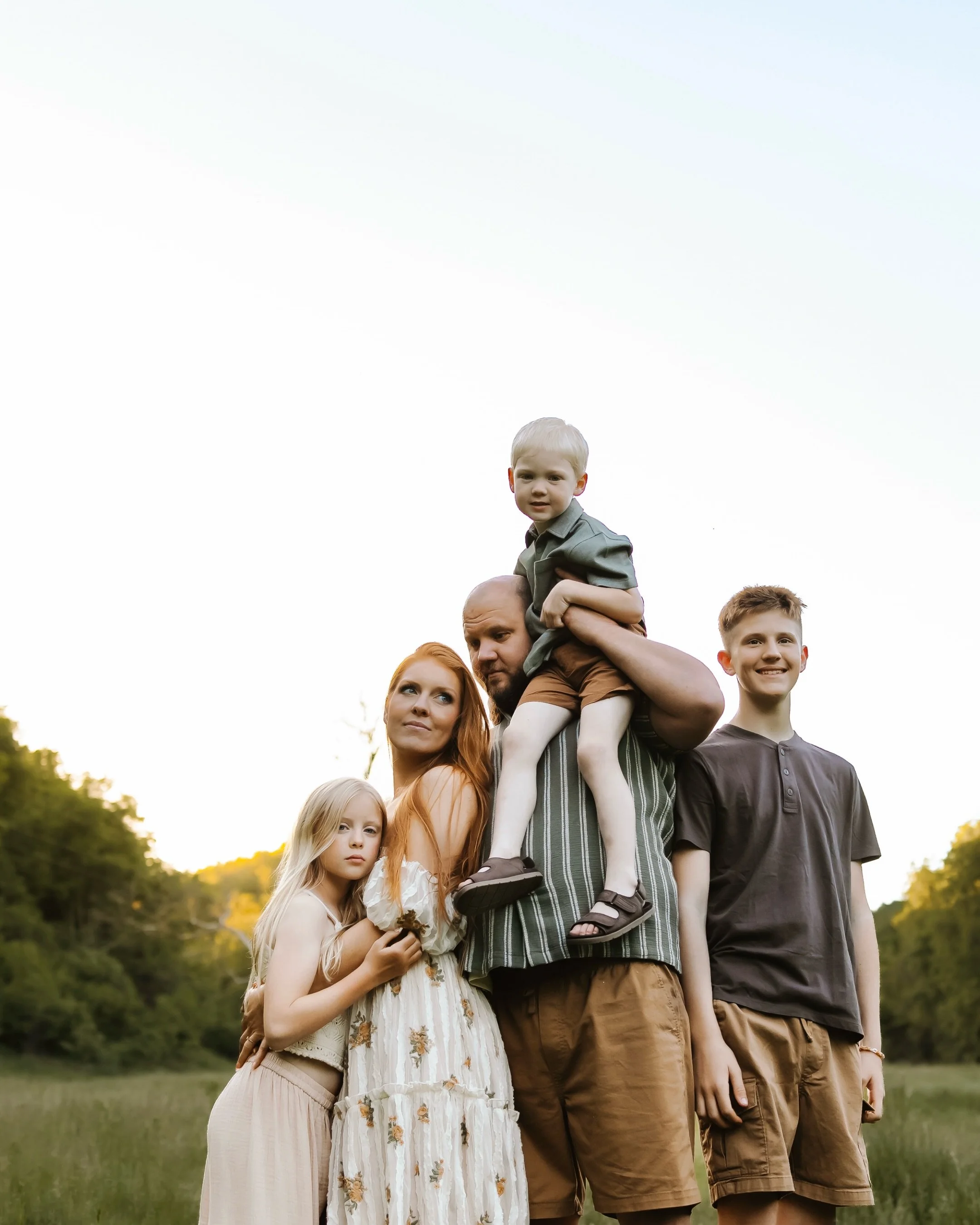 Just a fraction of the last 20 minutes of this session. 
This session will definitely need multiple sneaks because each spot we stopped at gave its own vibe and each deserves their moment. 

Stay tuned.

#iowaphotographer #iowafamilyphotographer #ced