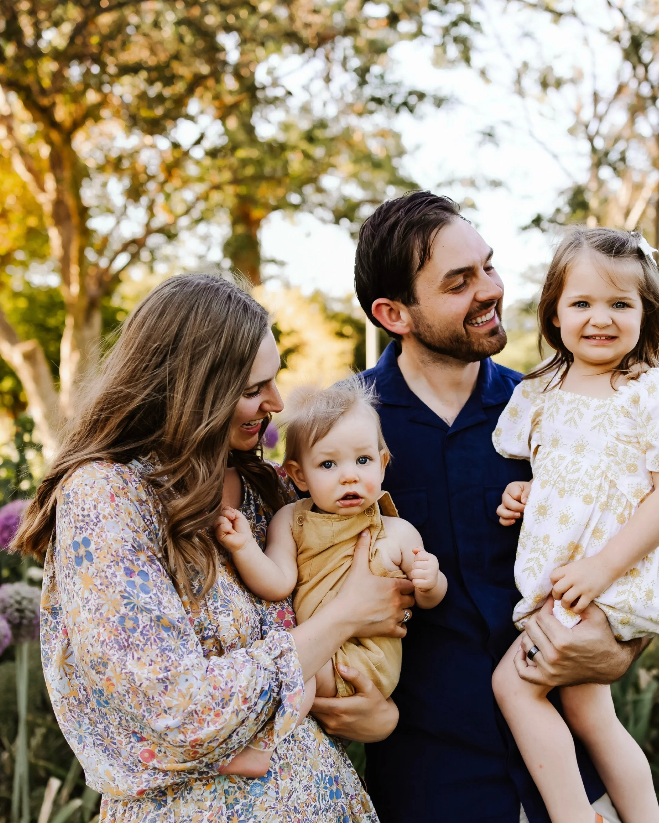 You don&rsquo;t have to frolic in a field if that doesn&rsquo;t feel like your family. Don&rsquo;t get me wrong, I LOVE a field but I enjoy getting the opportunity to mix things up! 
Urban sessions don&rsquo;t enough love and I&rsquo;m going to chang