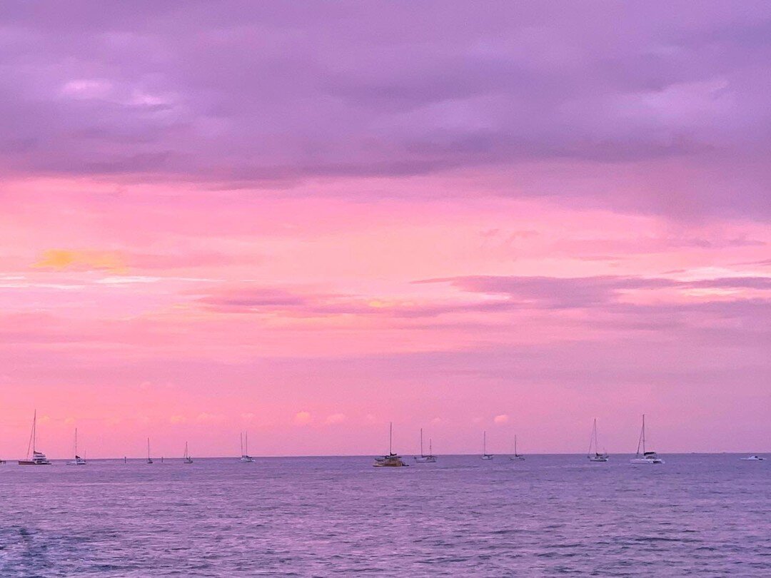 Perfect pastel pinks just after sunset at Mala. 
&bull;
&bull;
&bull;
&bull;
#mauisunset #mauihawaii #lahaina #cottoncandysky #hawaii2022 #oceanview #cntraveler #travelgram #beautifuldestinations #mauivisit #gohawaii #aloha #paradise #sailing #sailon