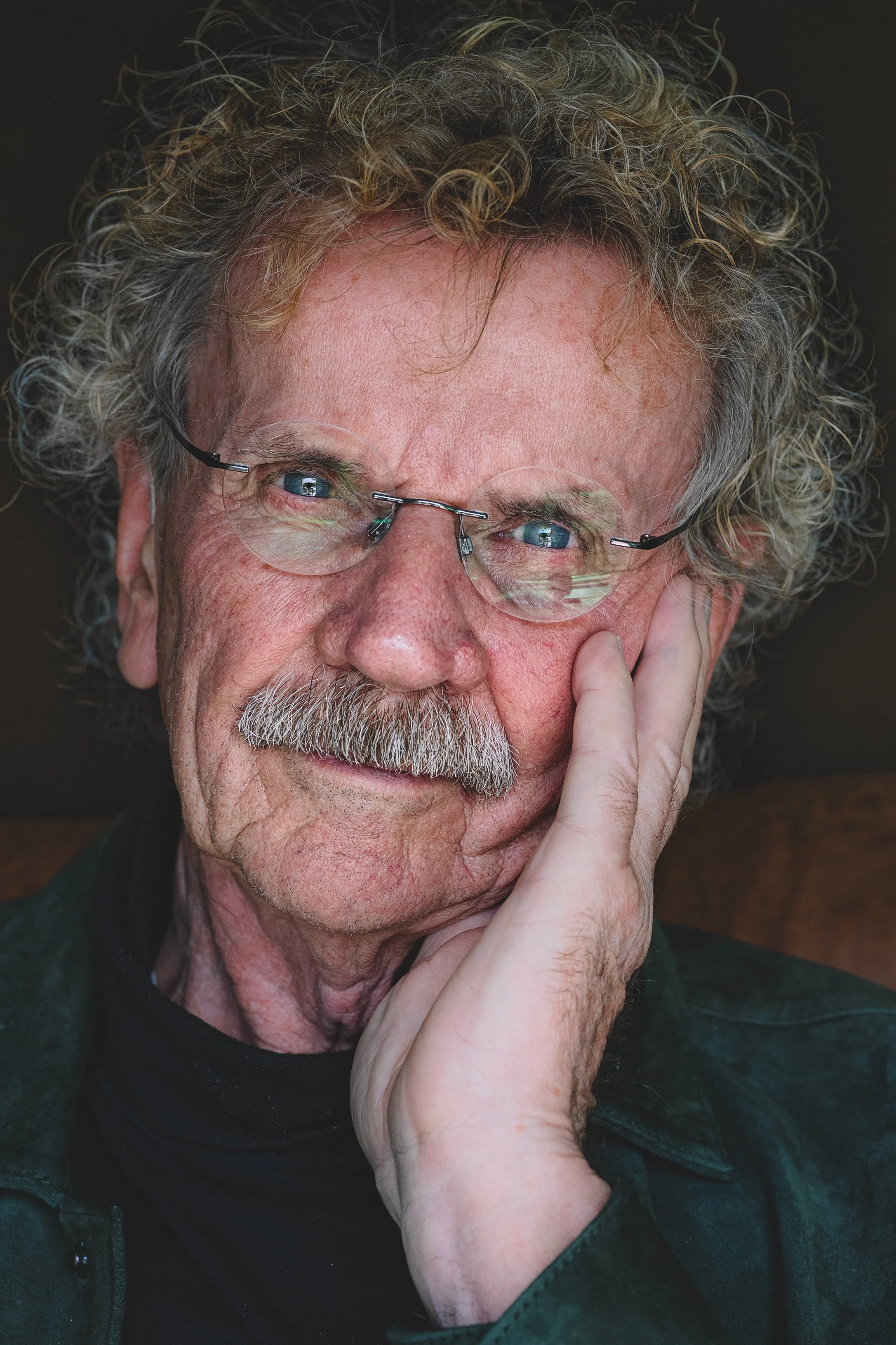 "De wind kan je niet veranderen,
De stand van de zeilen wel." ~ Ahrend
